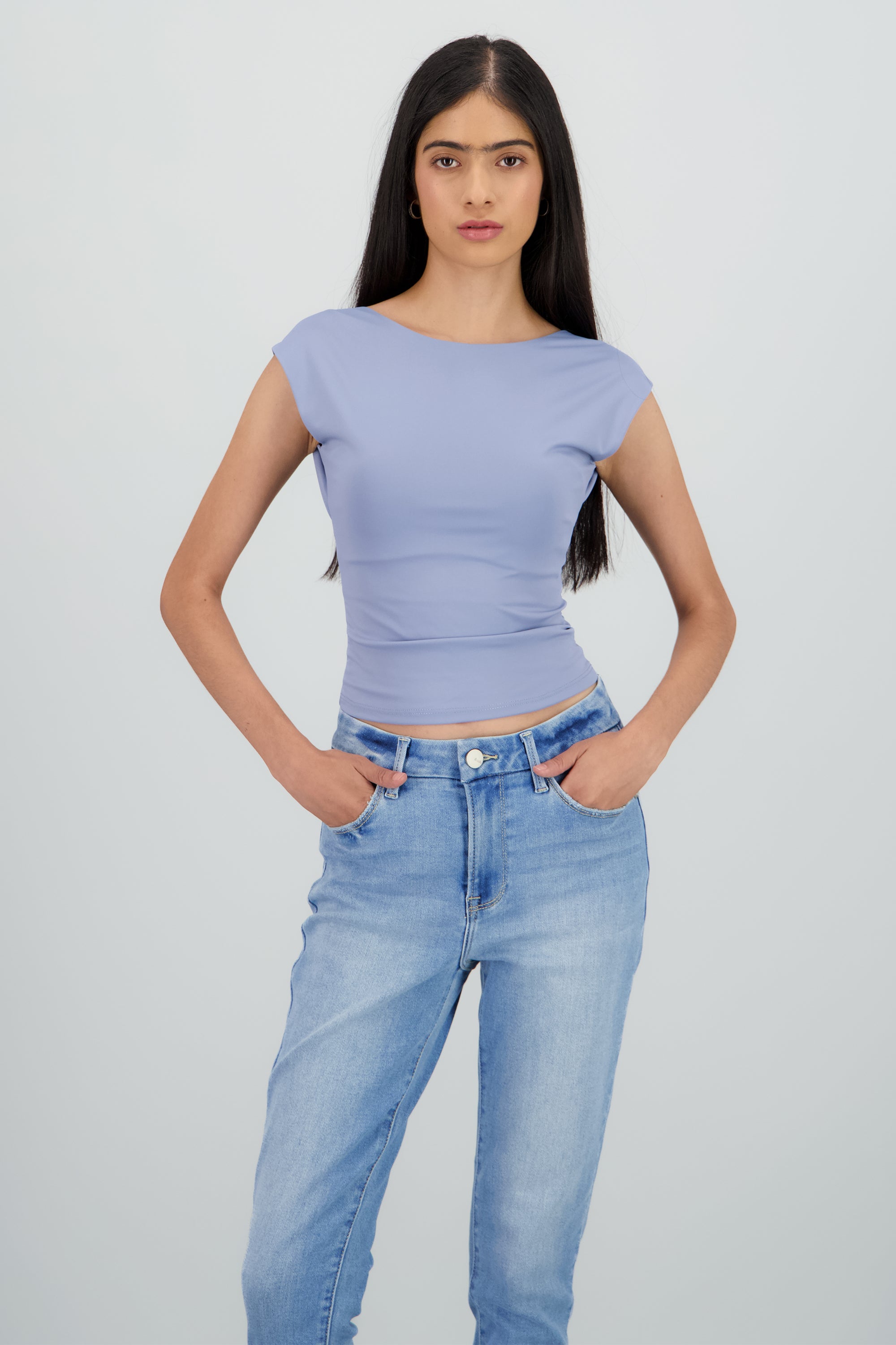 Top manga corta escote espalda AZUL PASTEL
