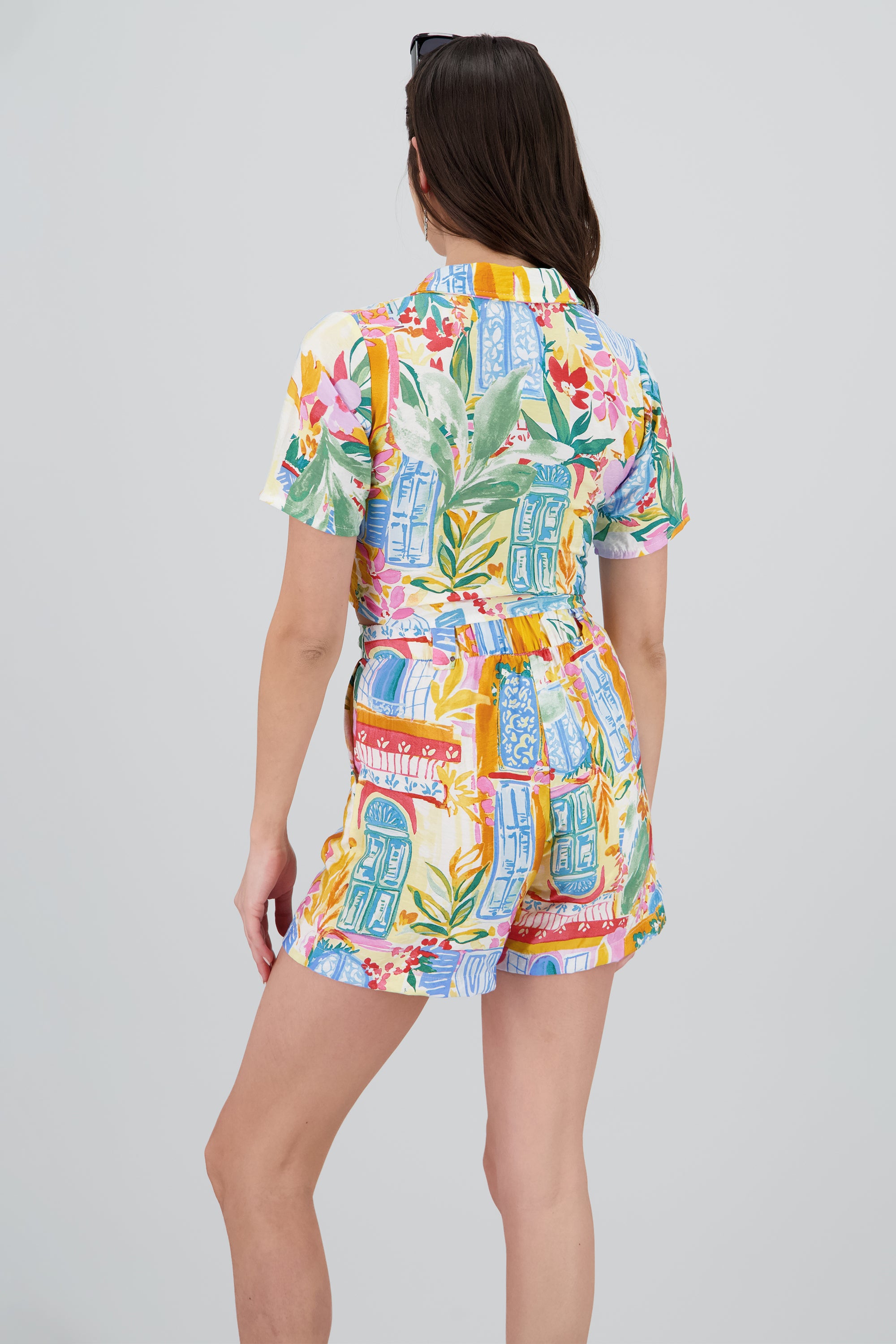 Camisa crop manga corta detalle cuello estampado MULTICOLOR
