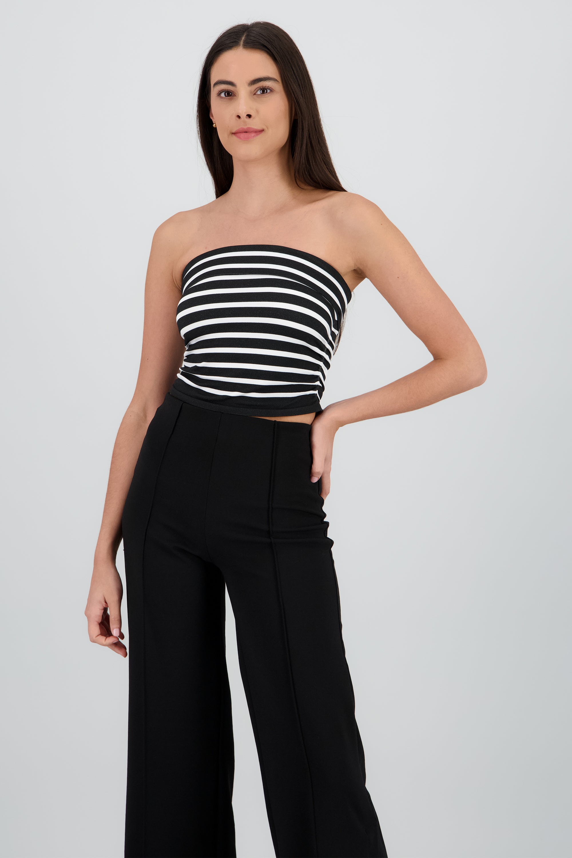 Top strapless de rayas con frunce de lado NEGRO COMBO