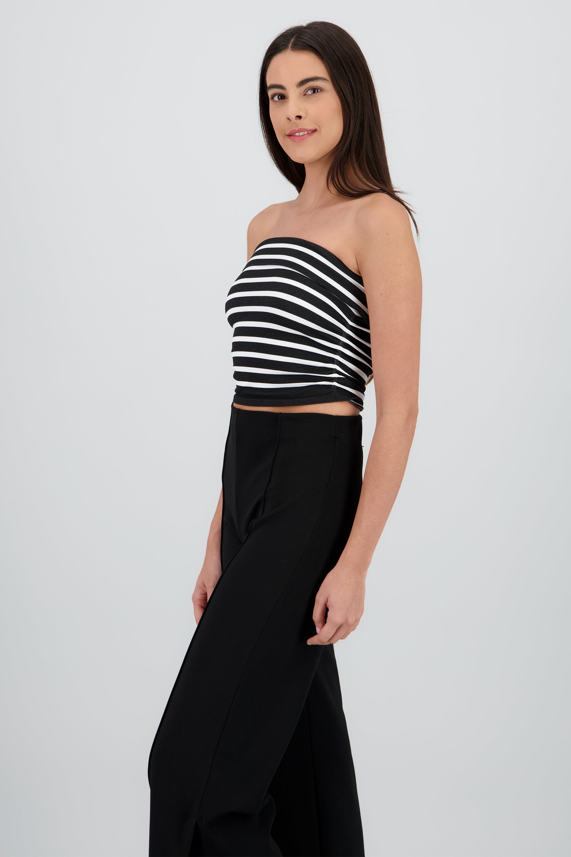 Top strapless de rayas con frunce de lado NEGRO COMBO