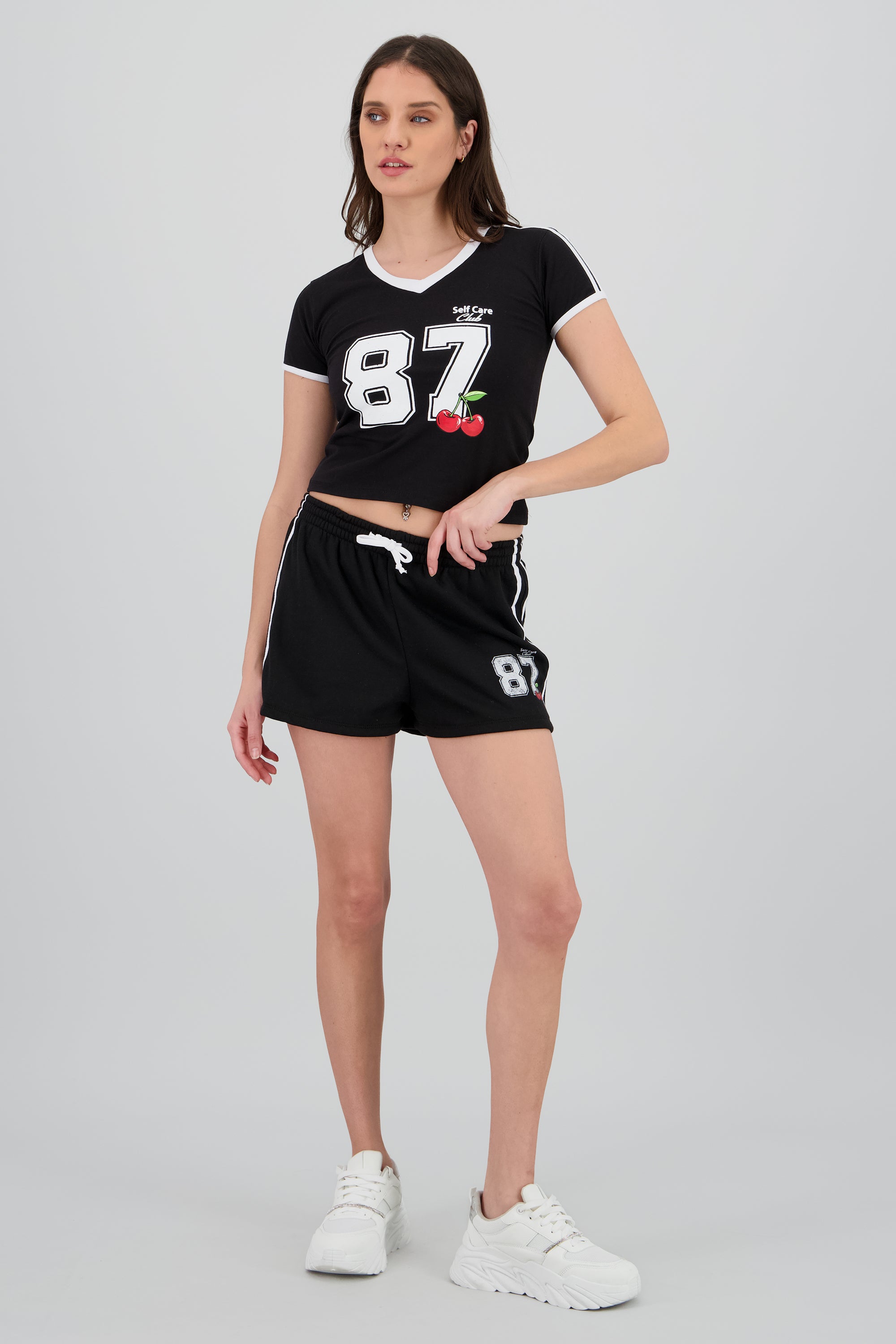 Short corto contraste con estampado NEGRO COMBO