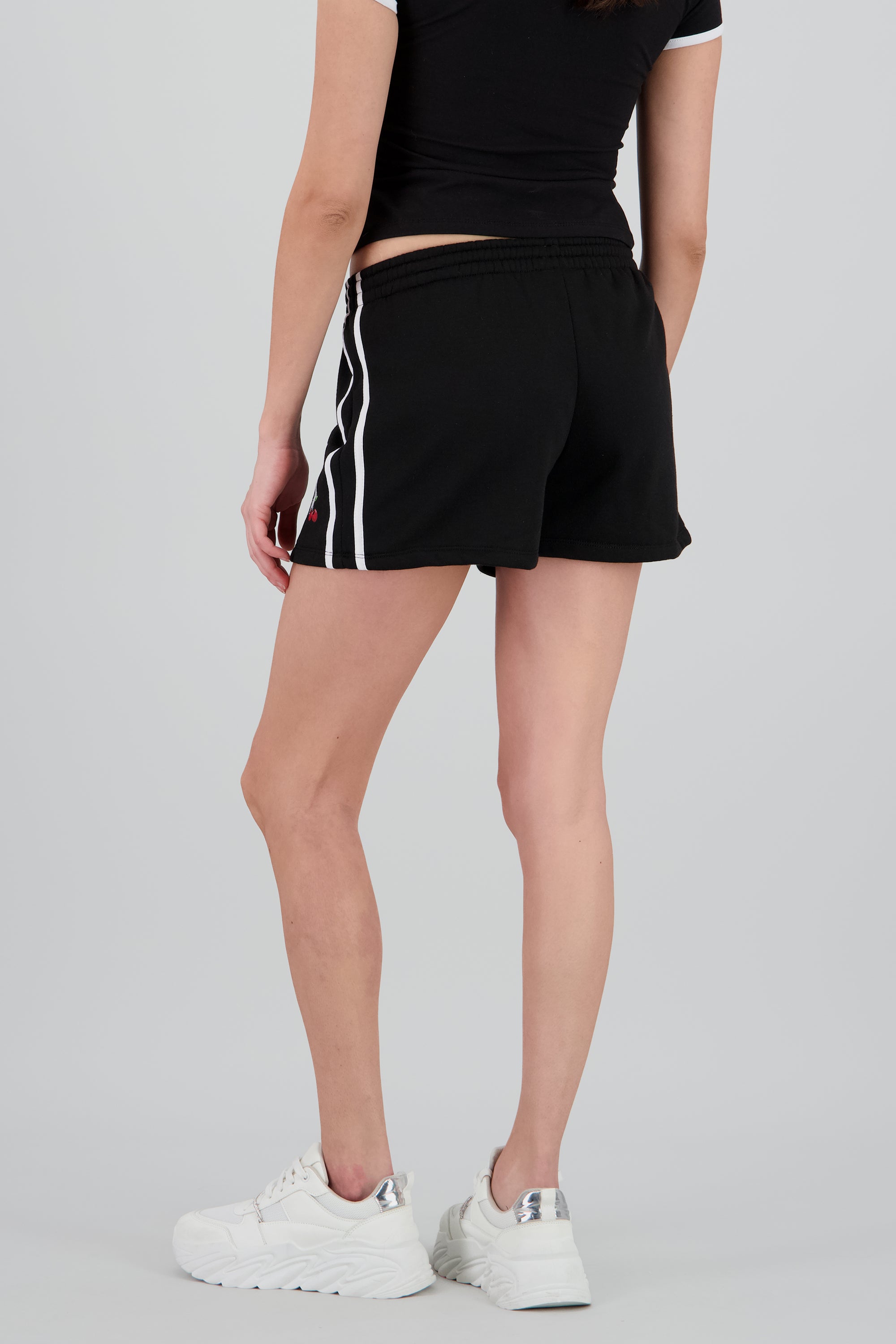 Short corto contraste con estampado NEGRO COMBO