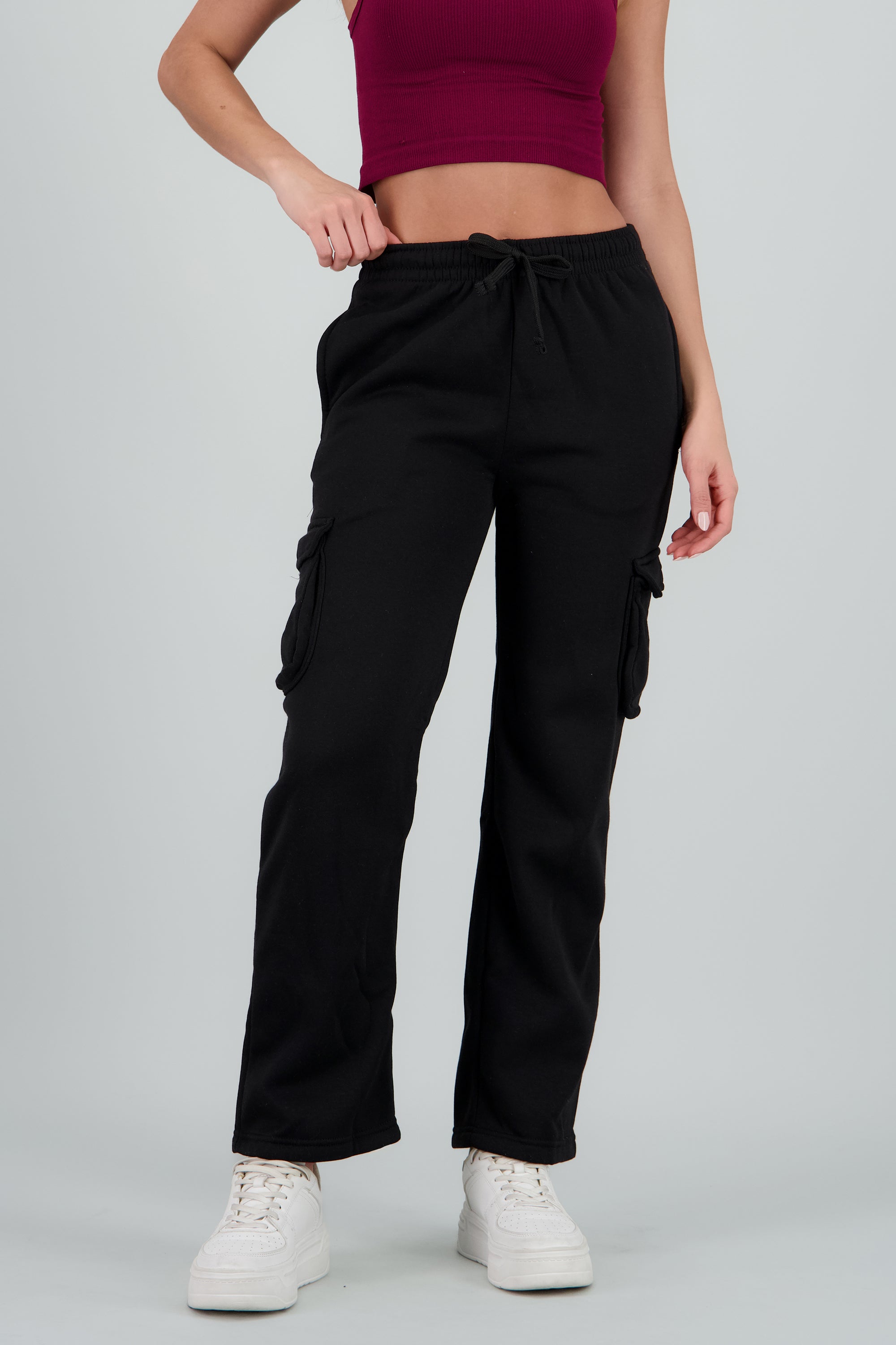Jogger amplio con bolsas cargo NEGRO