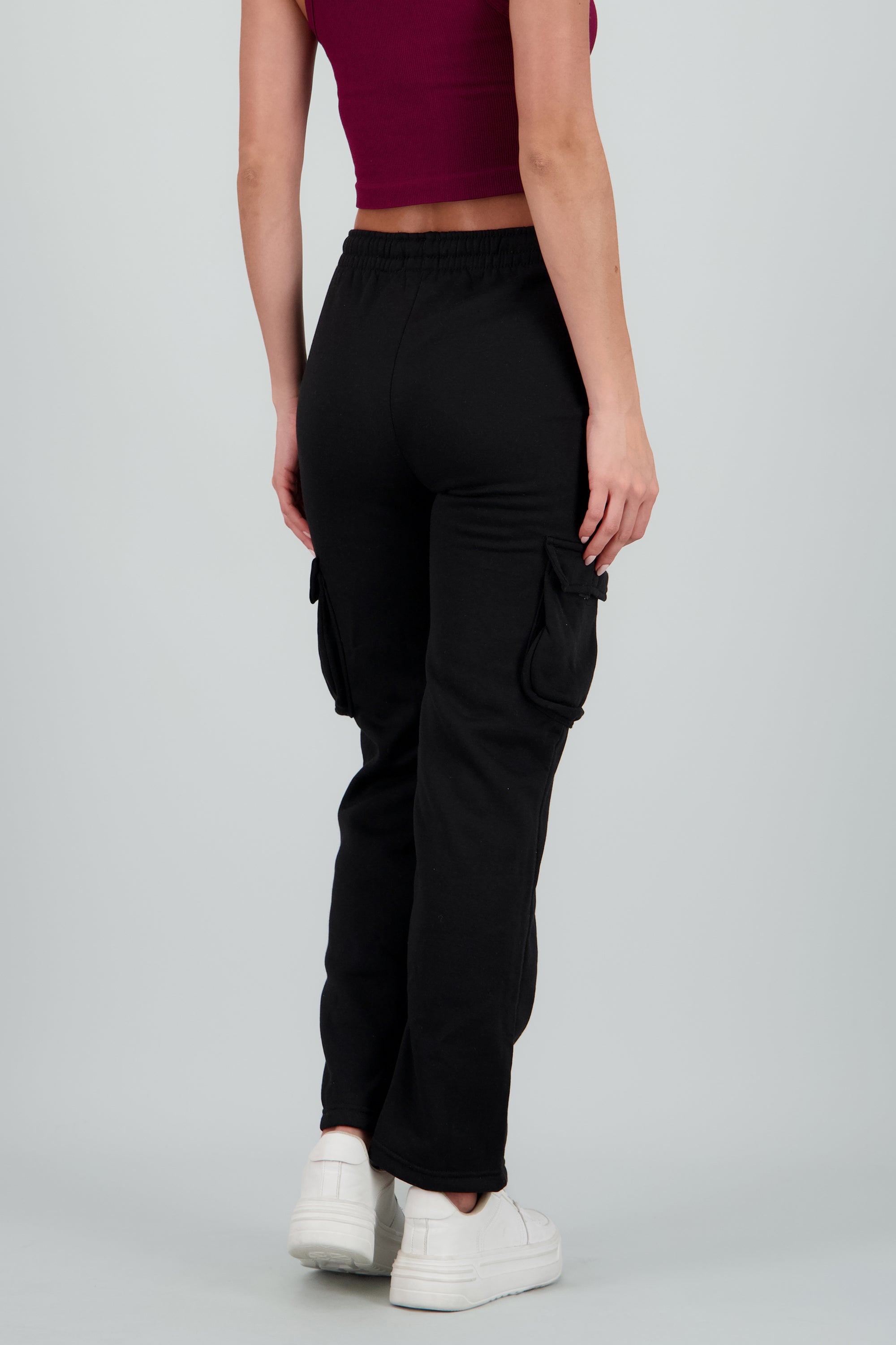 Jogger amplio con bolsas cargo NEGRO