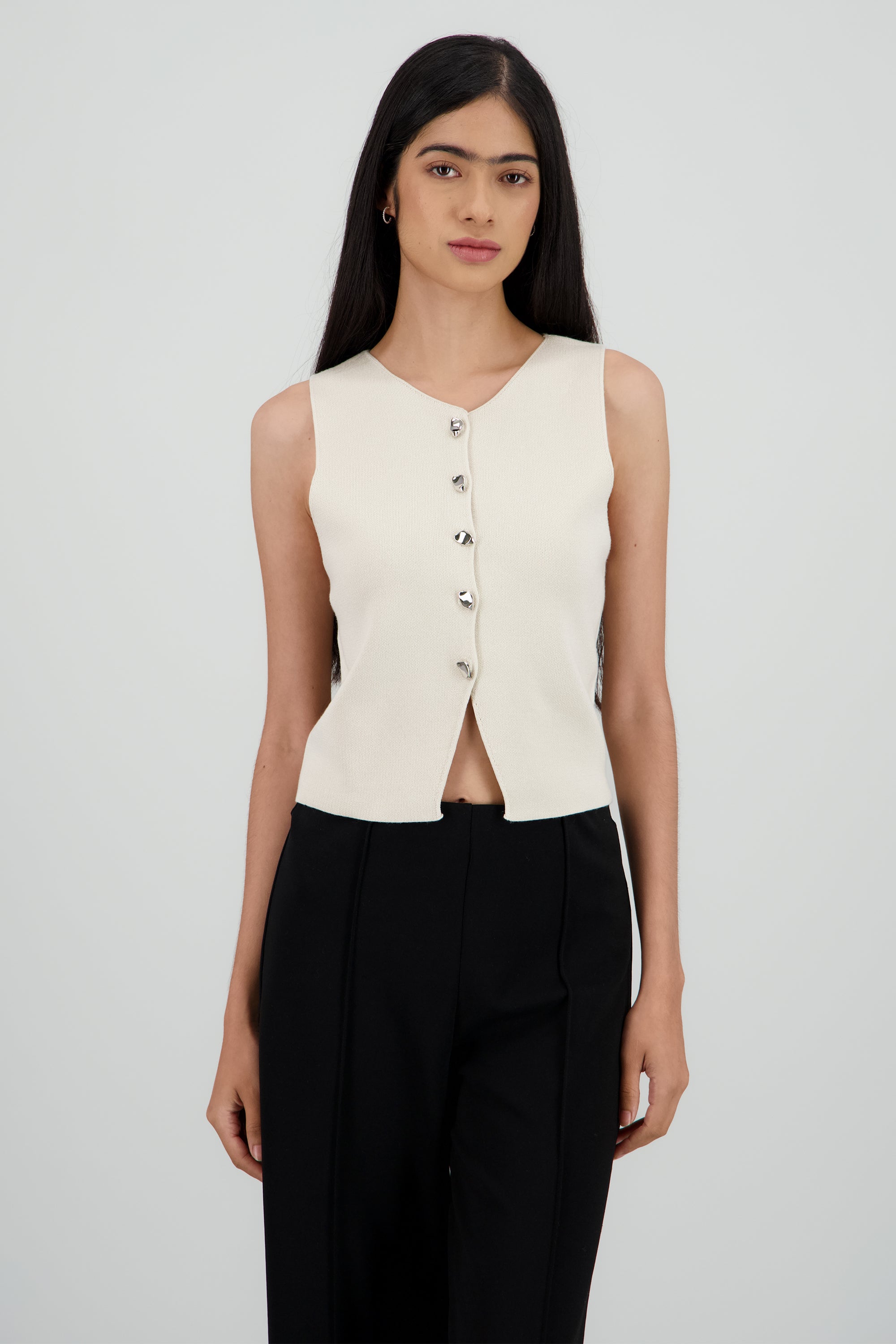 Top tejido con detalle de botones CREMA