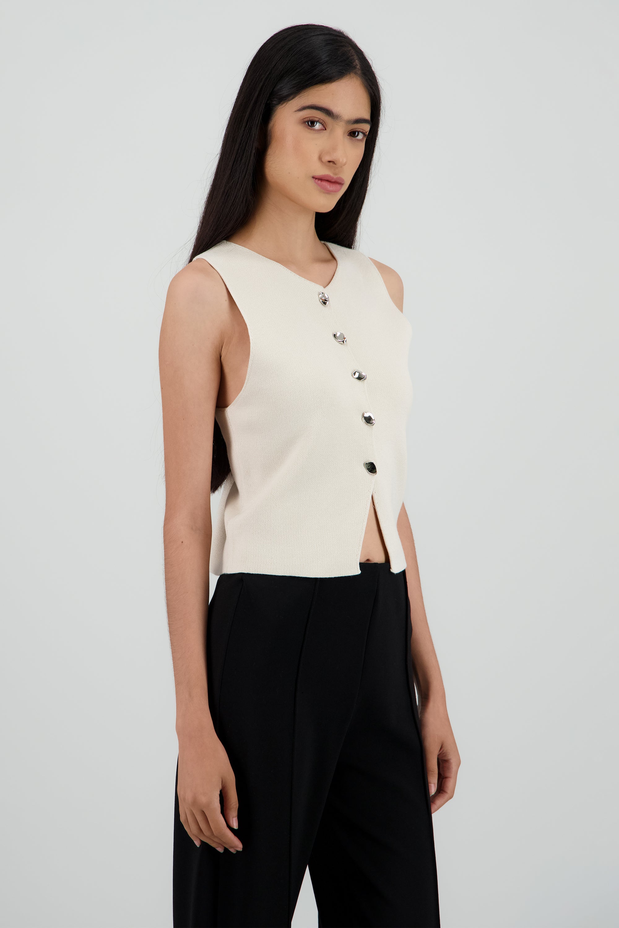 Top tejido con detalle de botones CREMA