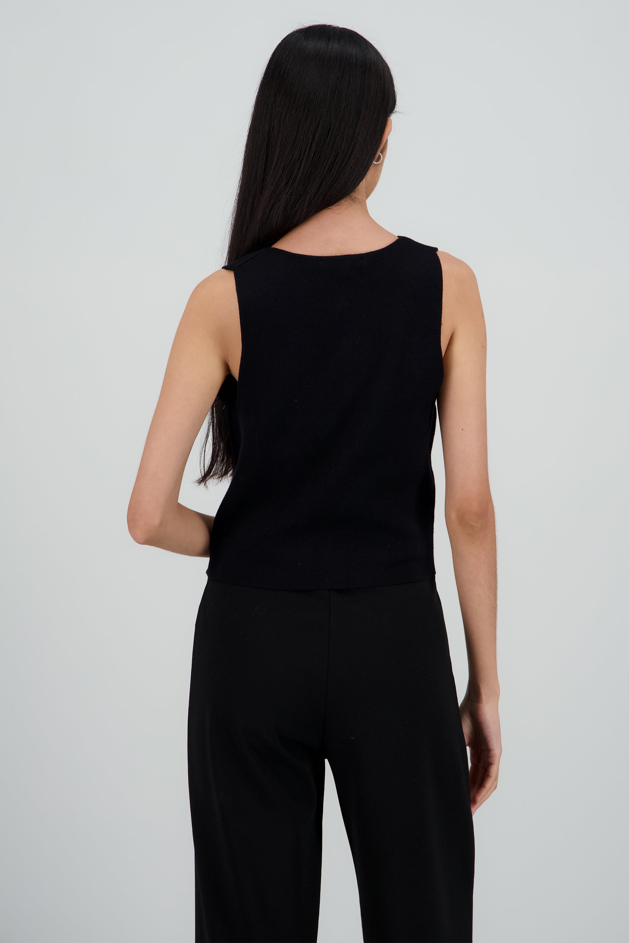 Top tejido con detalle de botones NEGRO