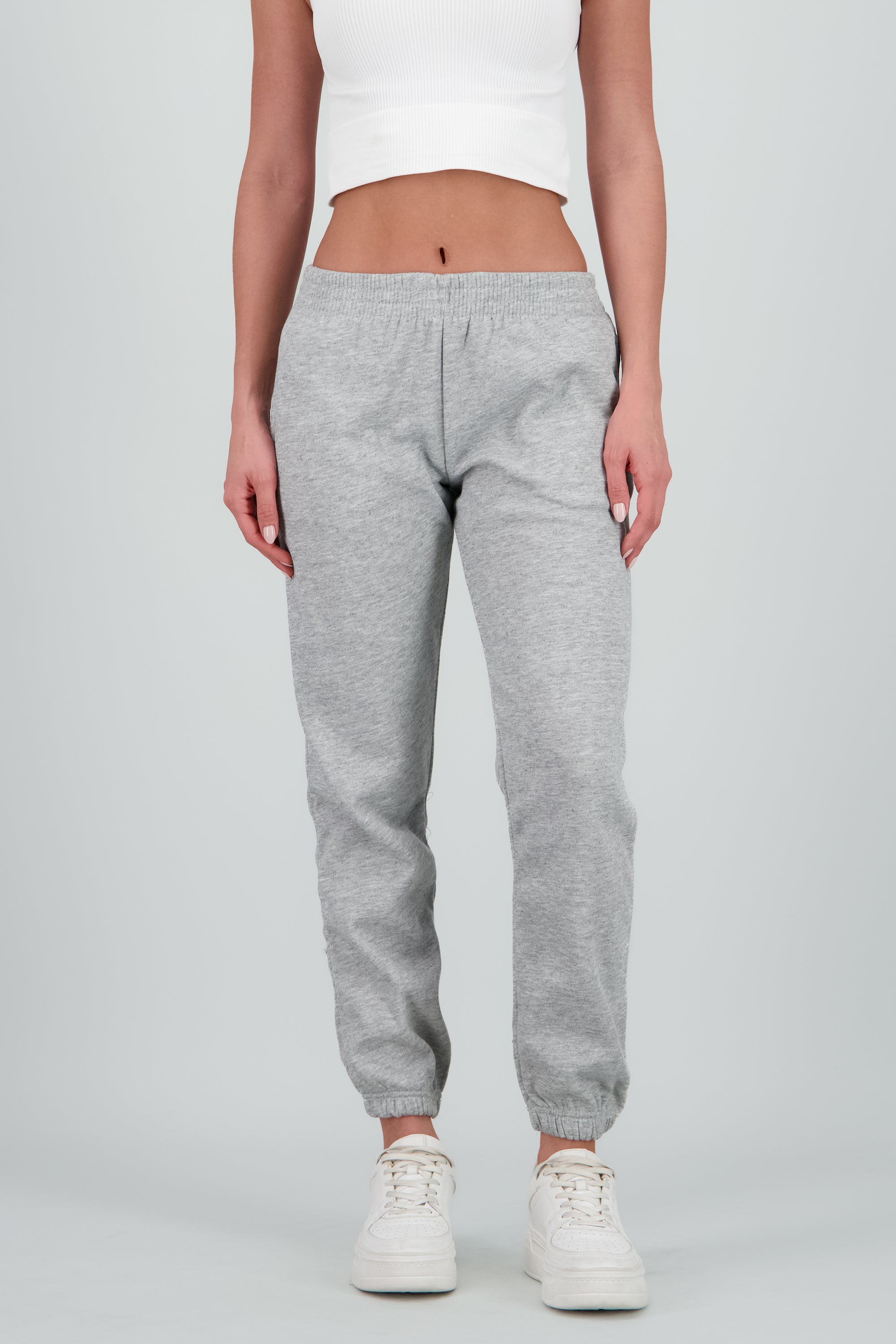 Jogger liso con bolsas GRIS JASPE