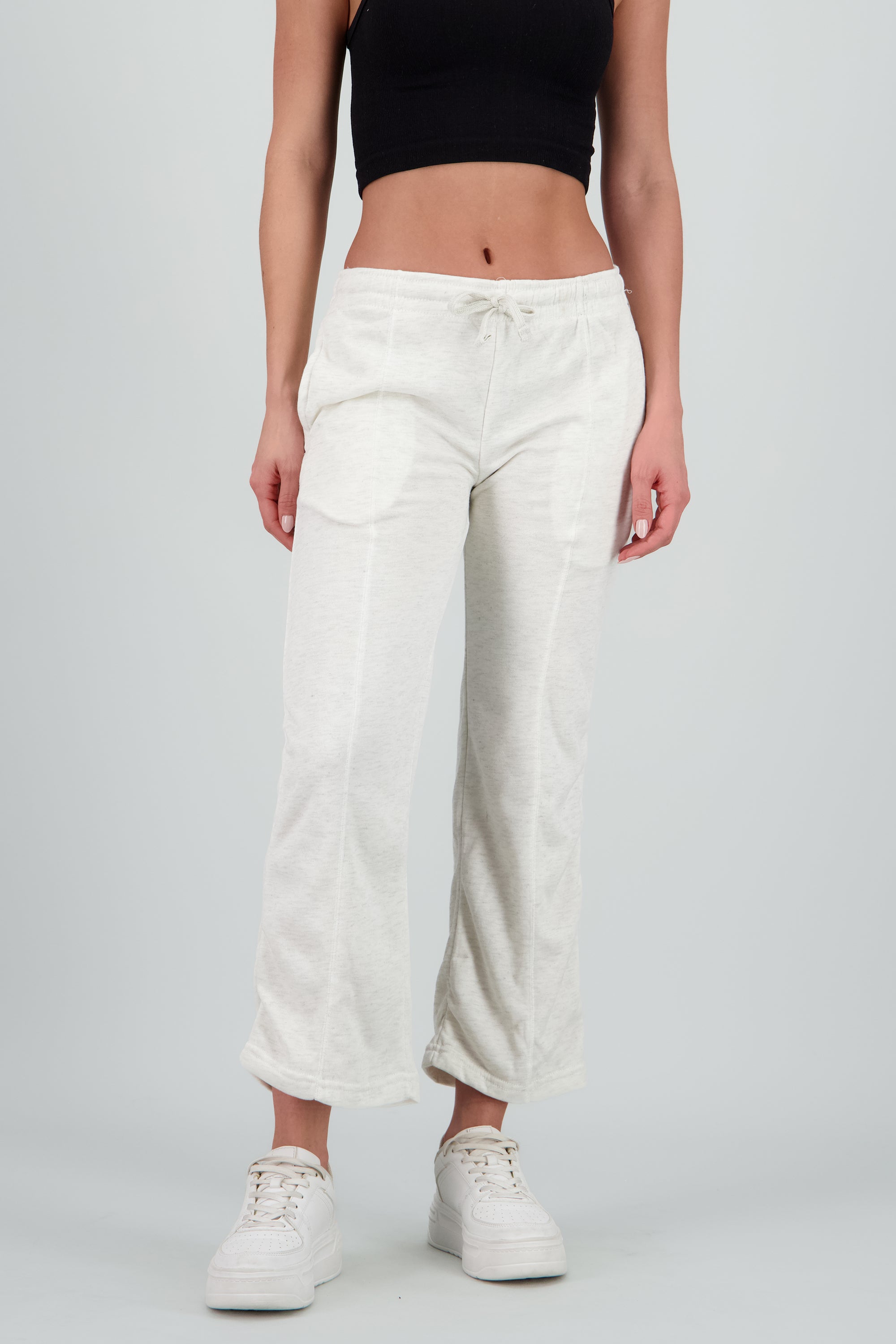 Jogger amplio liso ARENA