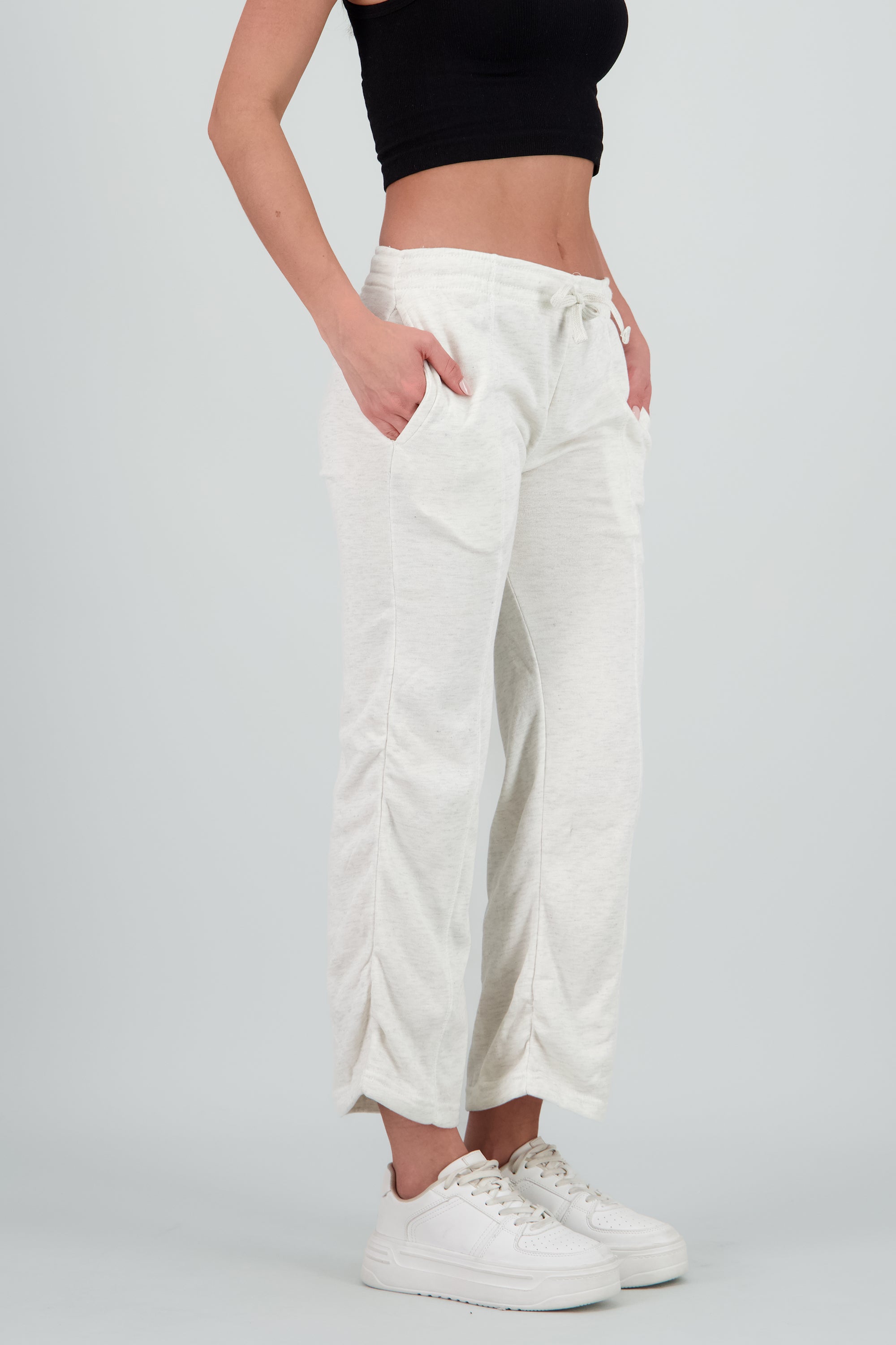Jogger amplio liso ARENA