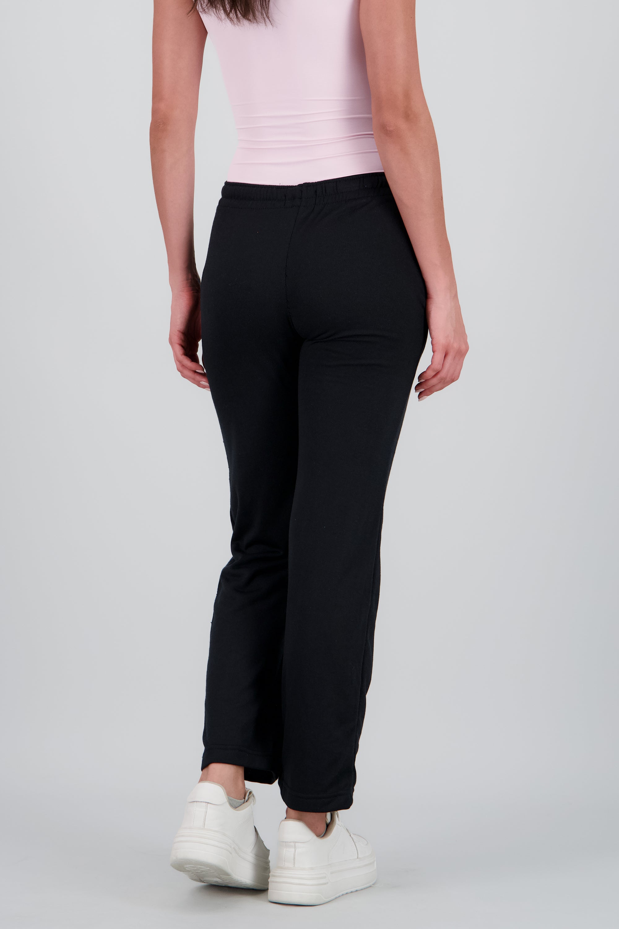 Jogger amplio liso NEGRO