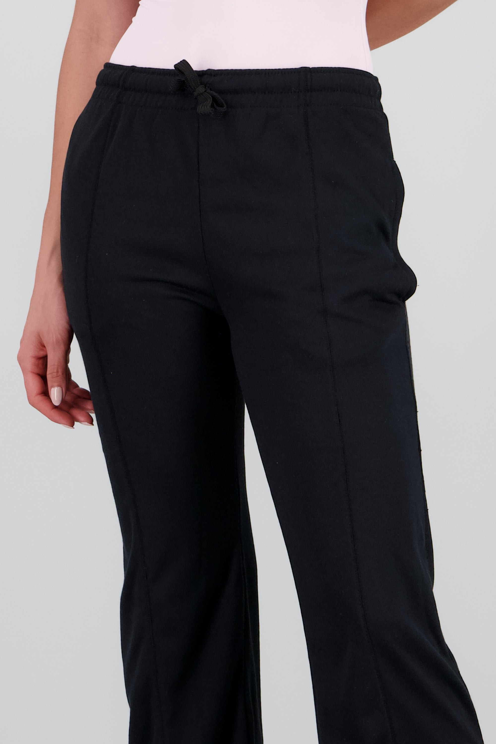 Jogger amplio liso NEGRO
