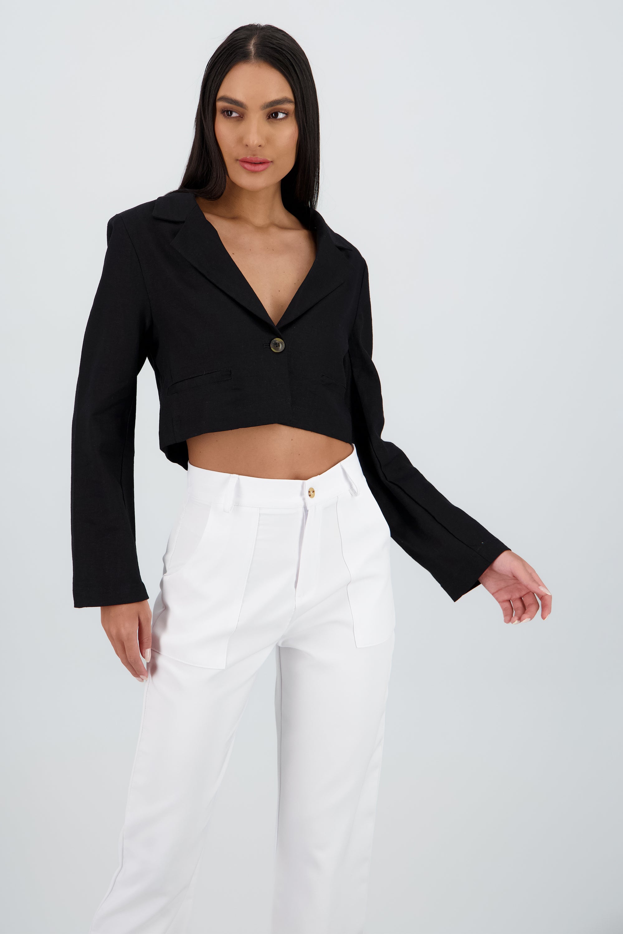 Camisa corta manga larga detalle boton NEGRO