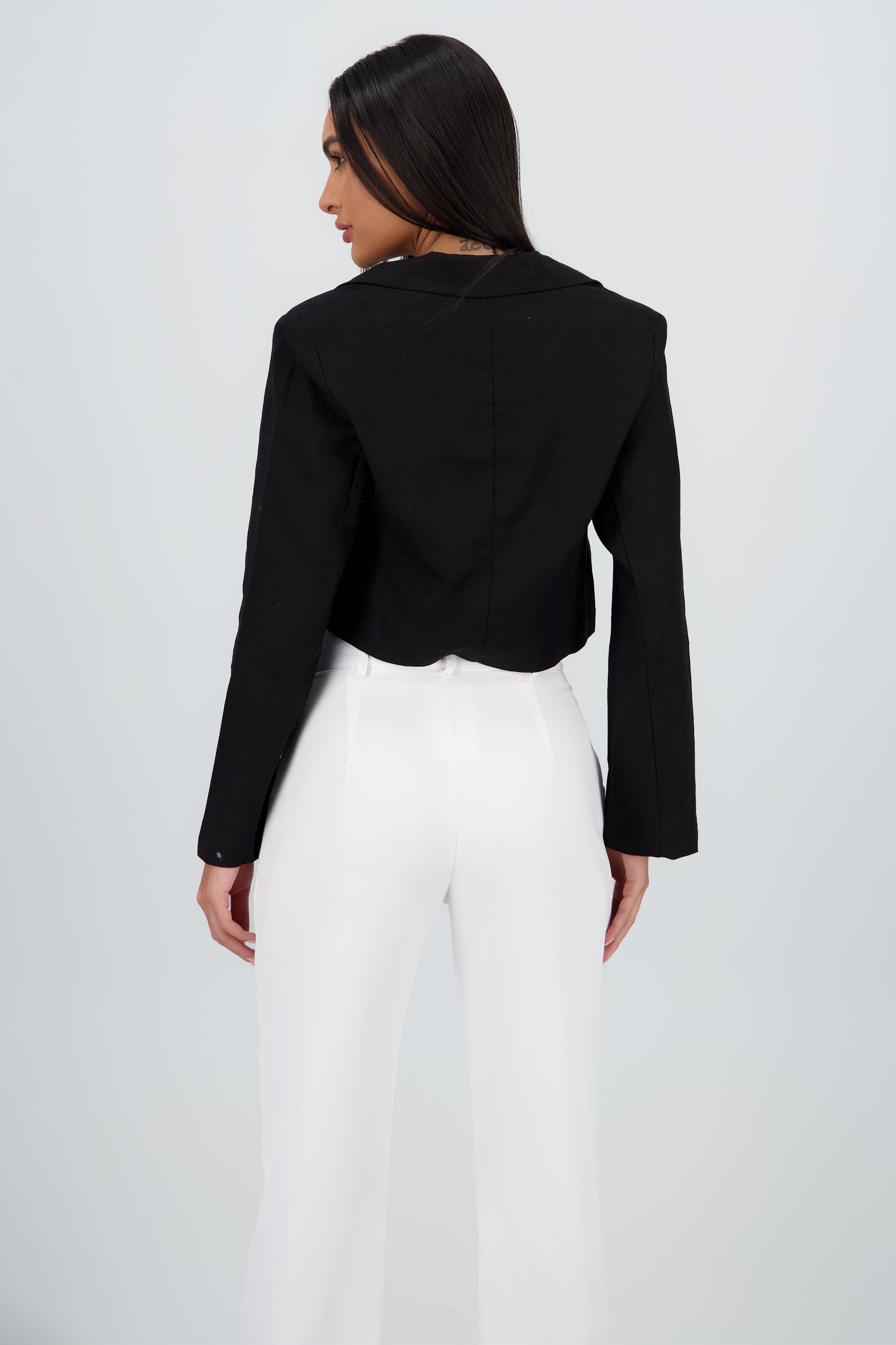 Camisa corta manga larga detalle boton NEGRO