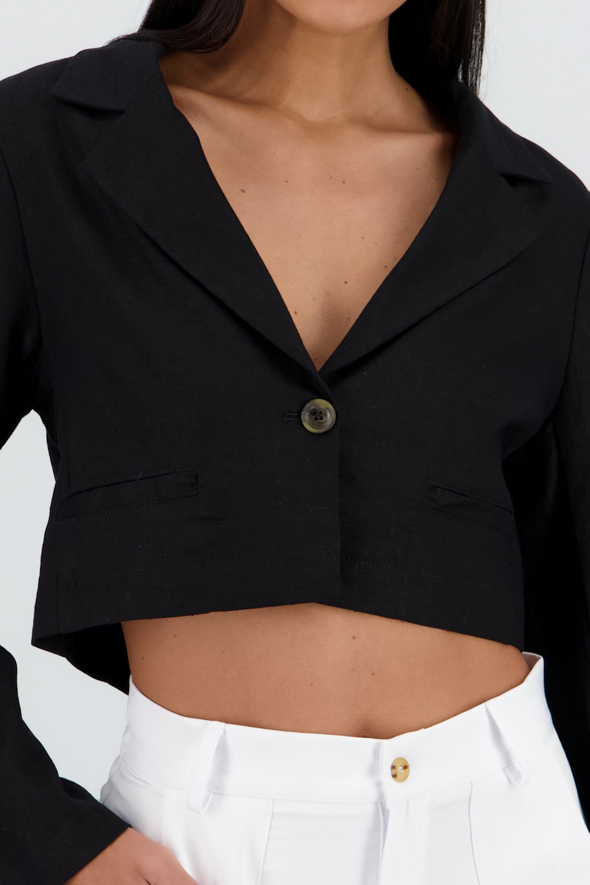 Camisa corta manga larga detalle boton NEGRO