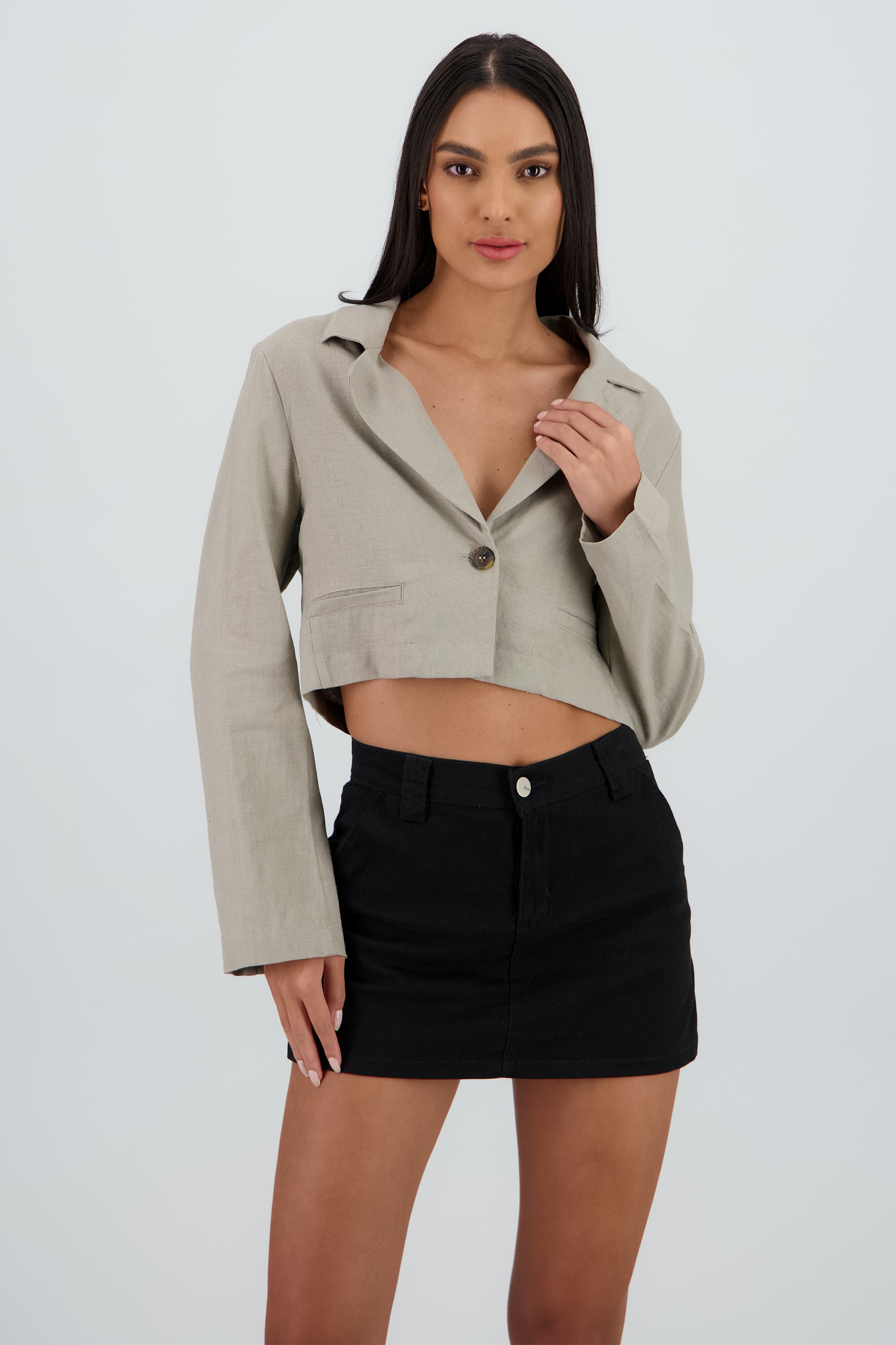 Camisa corta manga larga detalle boton GRIS