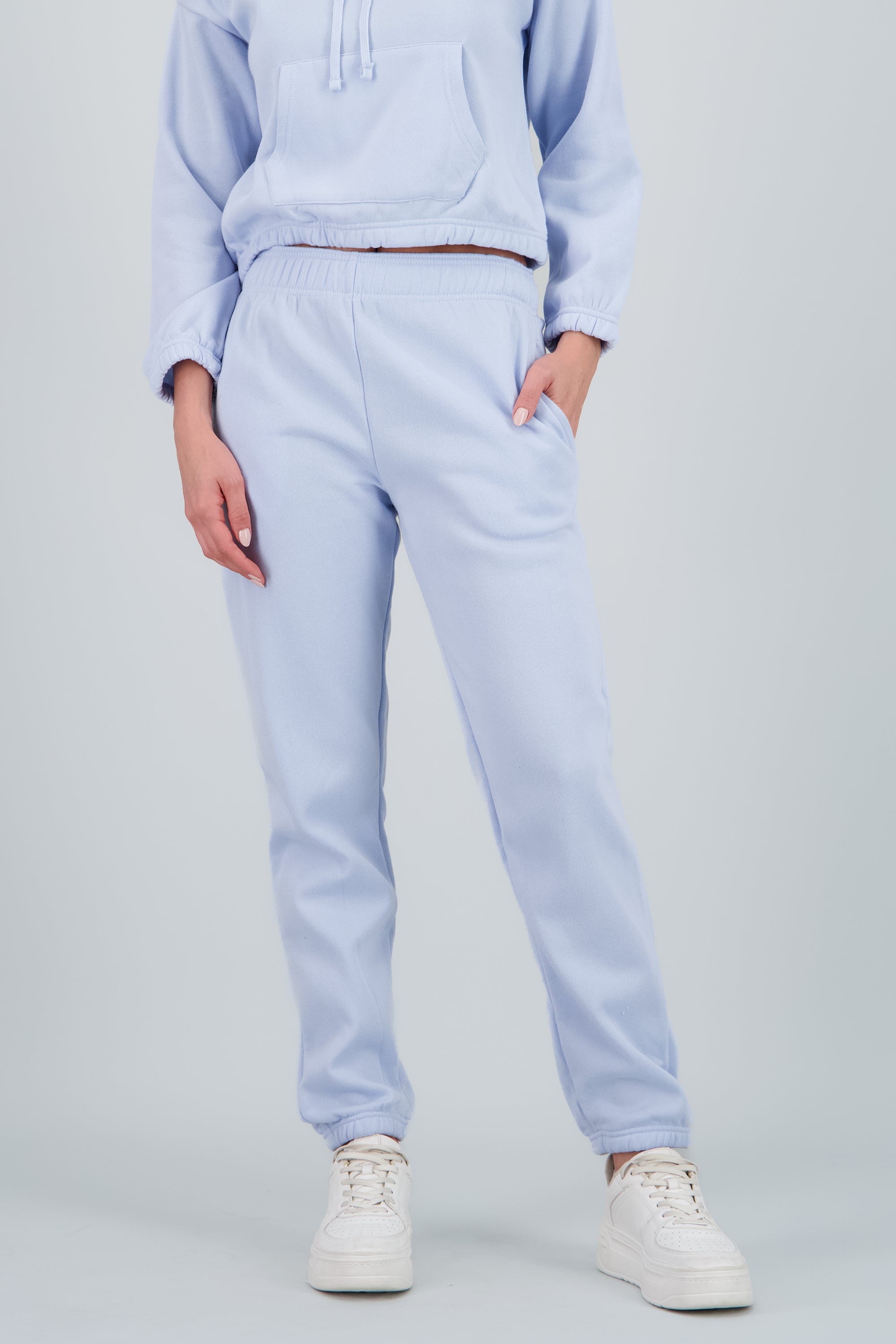 Jogger liso AZUL CIELO