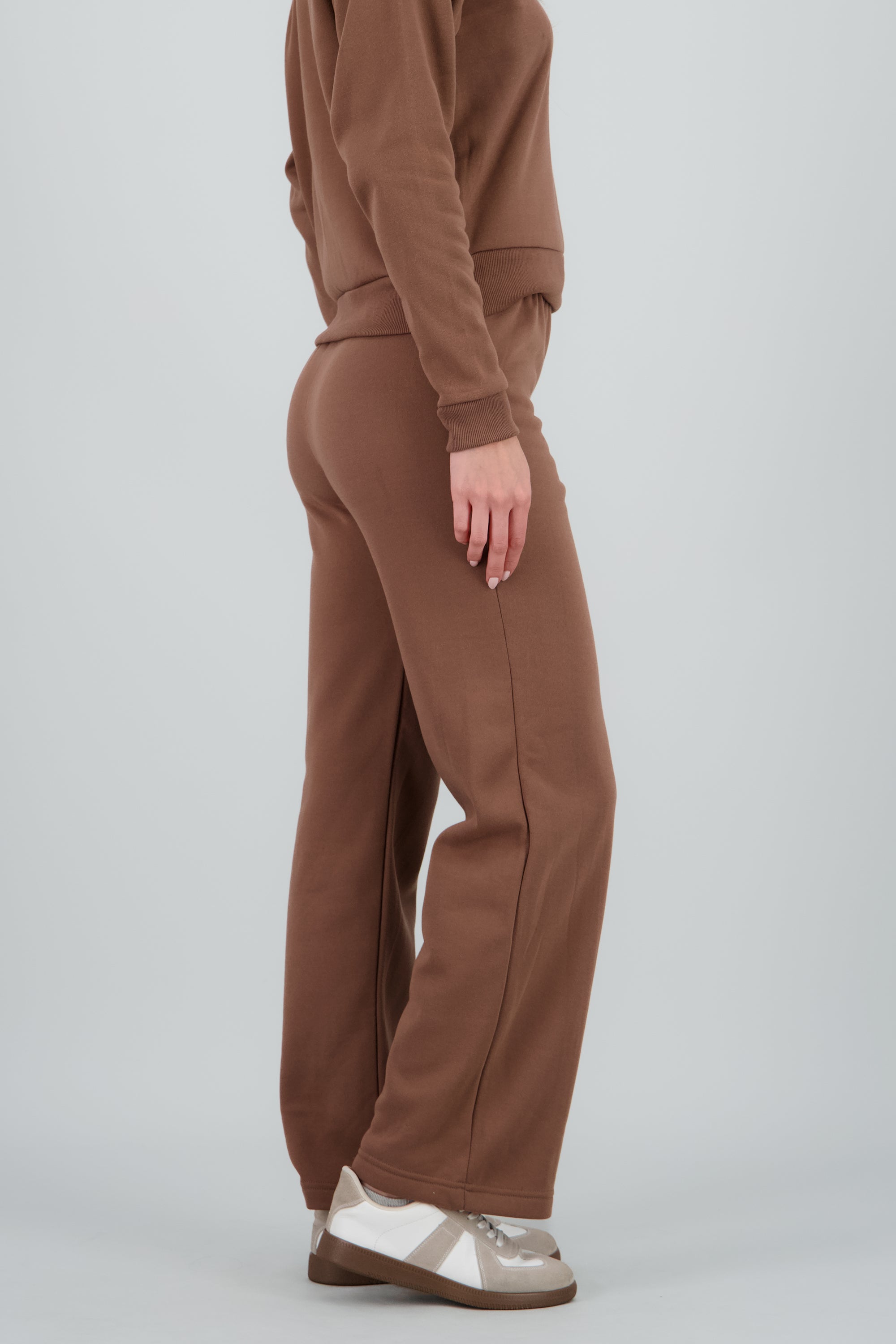 Jogger amplio liso CAFE