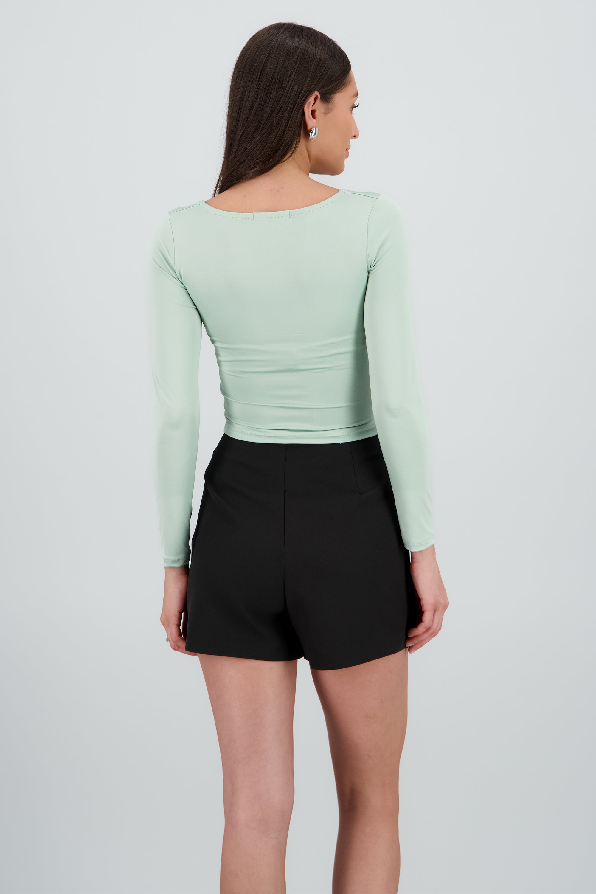 Crop top manga larga detalle escote cuadrado liso MENTA