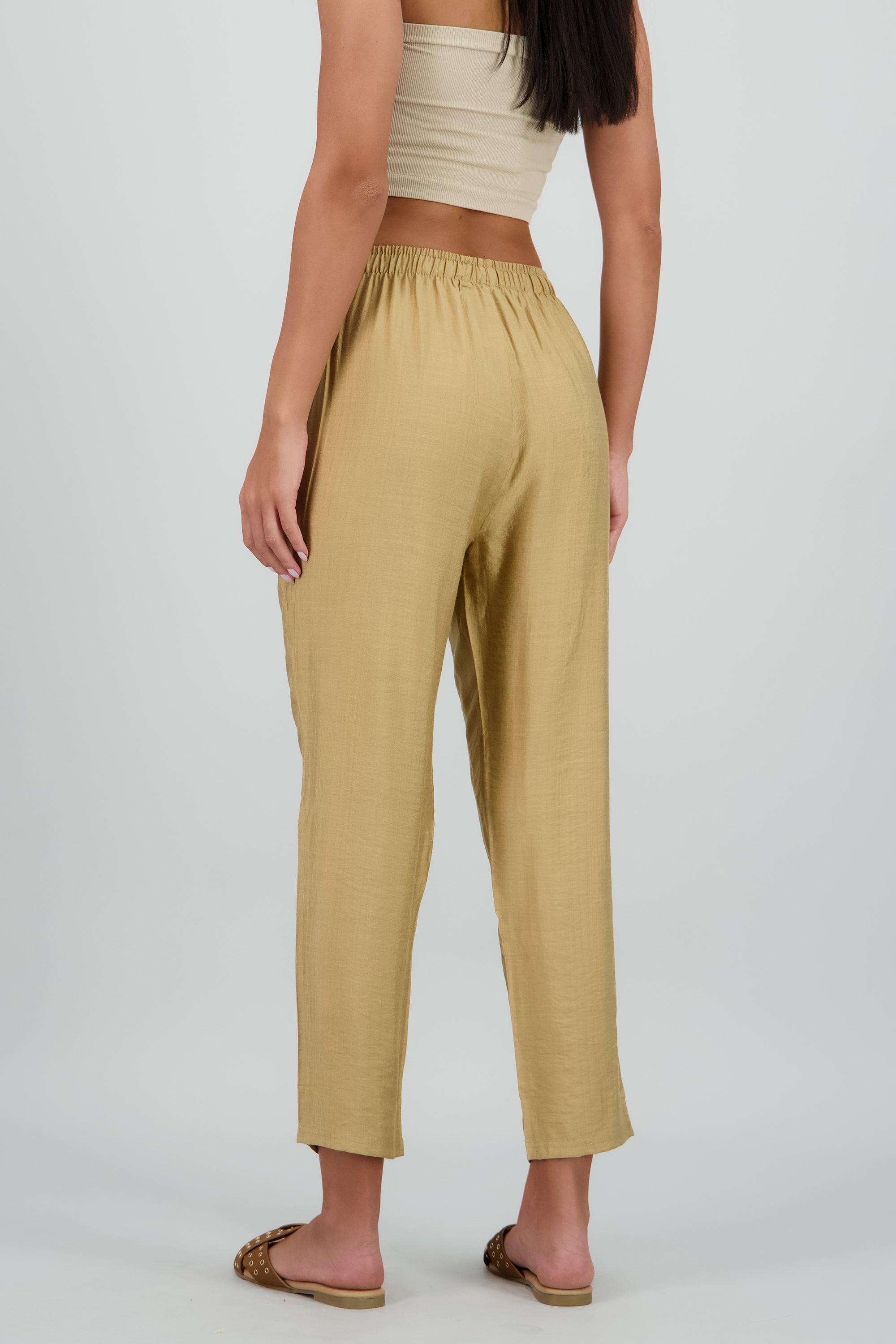 Pantalon liso detalle jareta CAFE