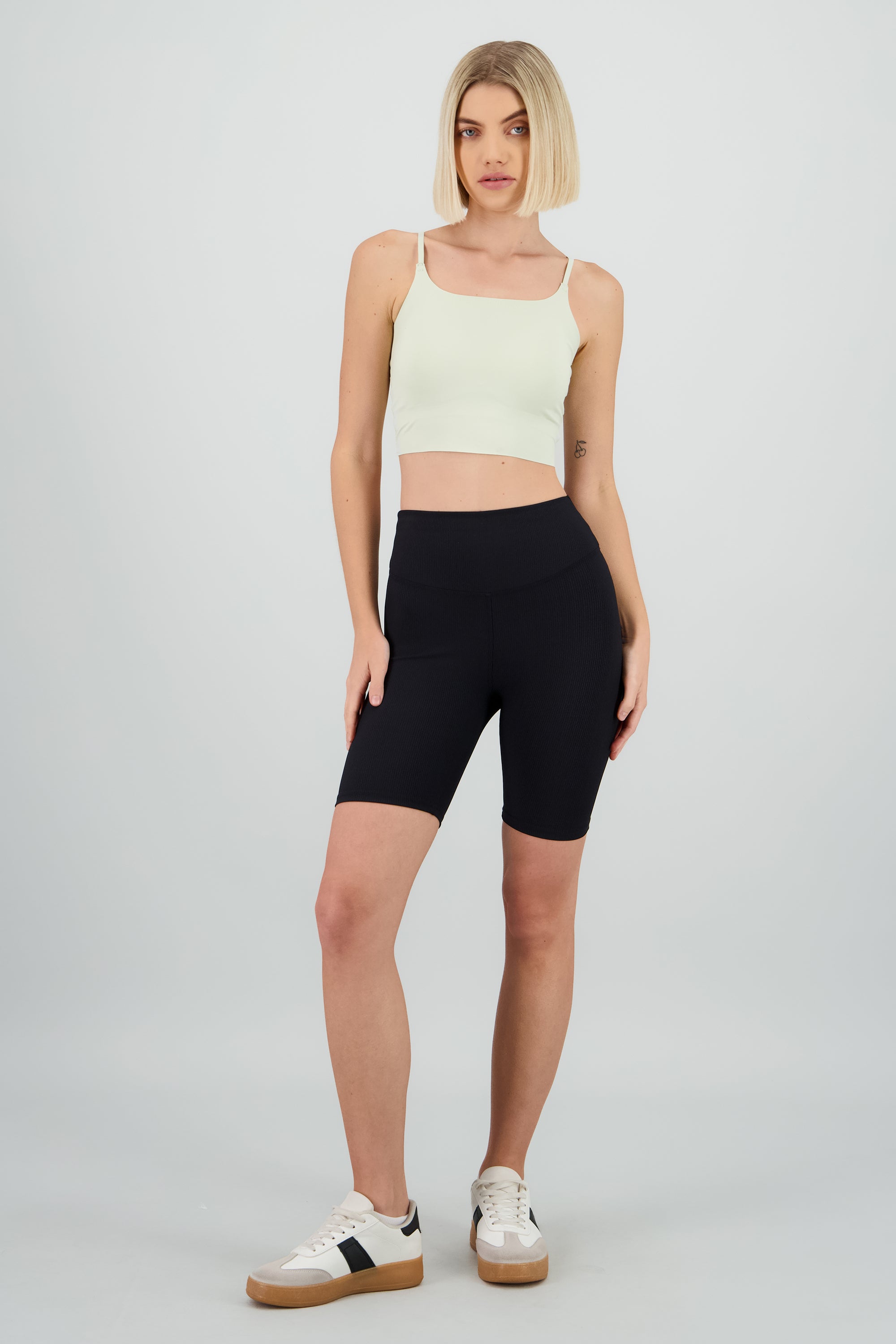 Short biker push up NEGRO