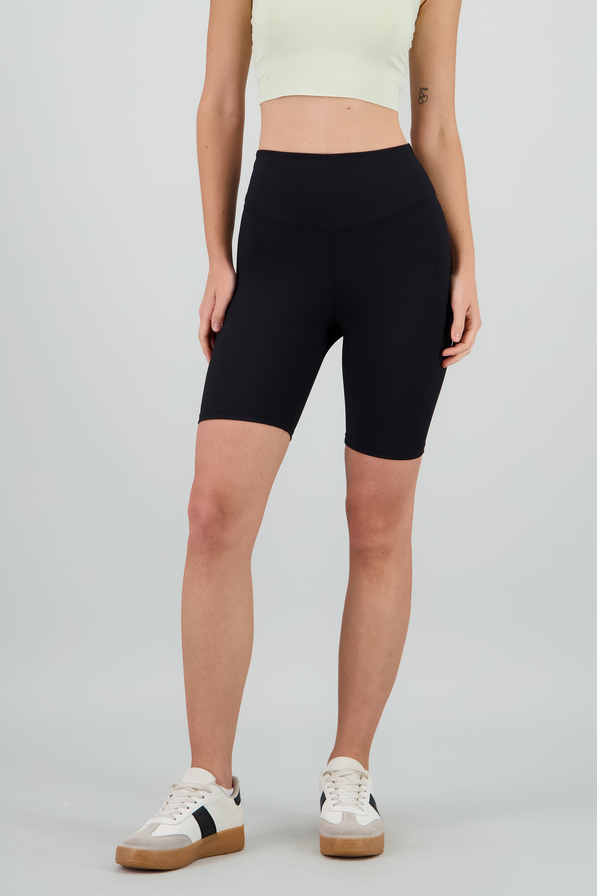 Short biker push up NEGRO