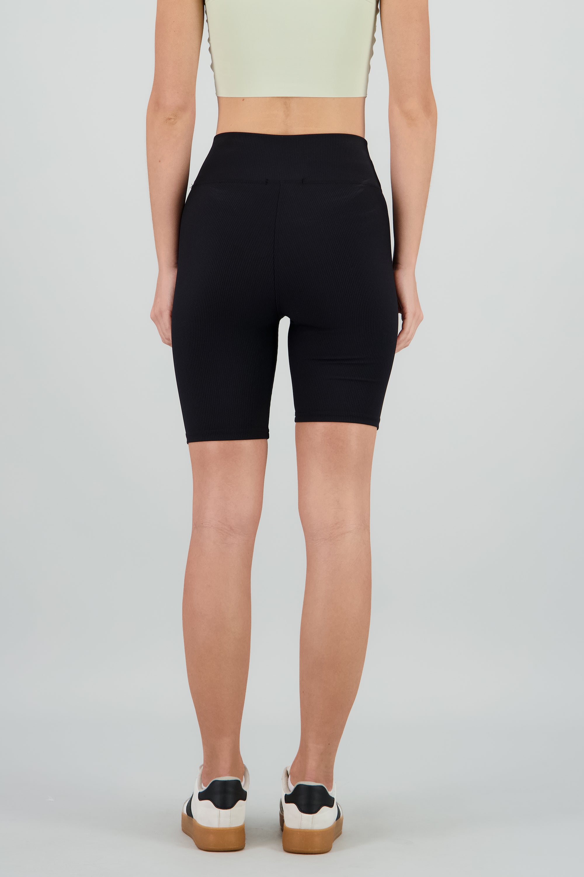 Short biker push up NEGRO