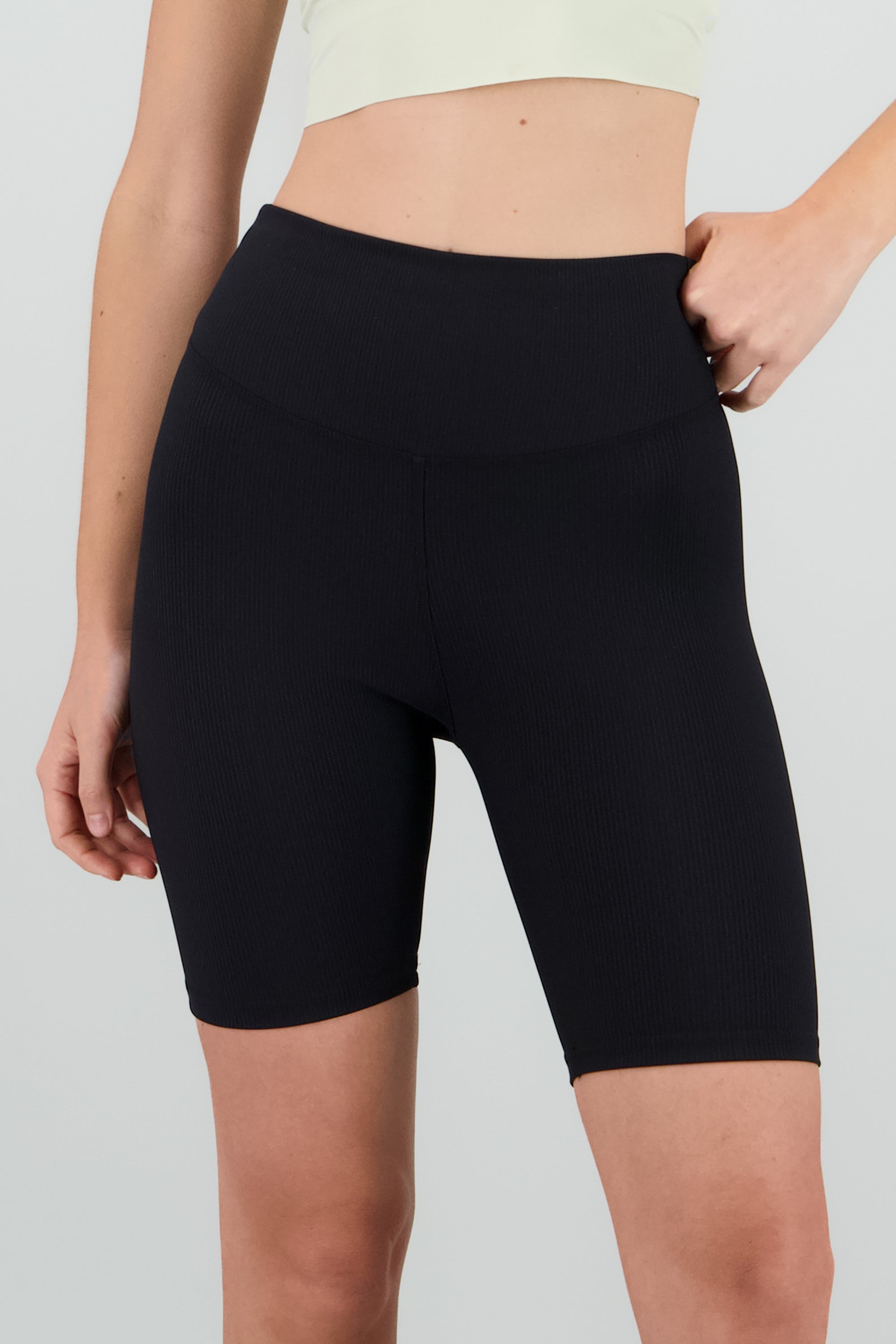 Short biker push up NEGRO