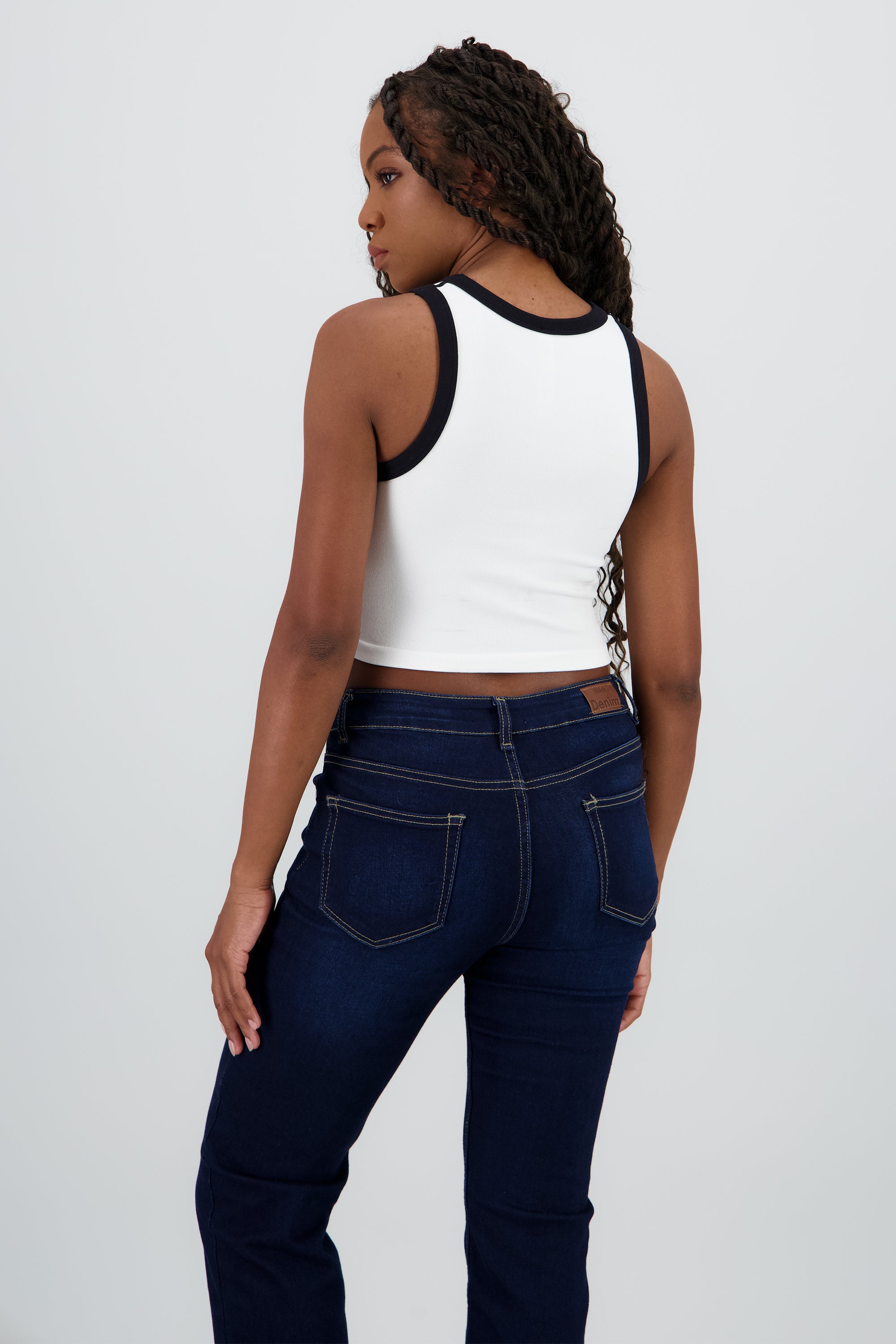 Top corto contraste con cereza BLANCO COMBO