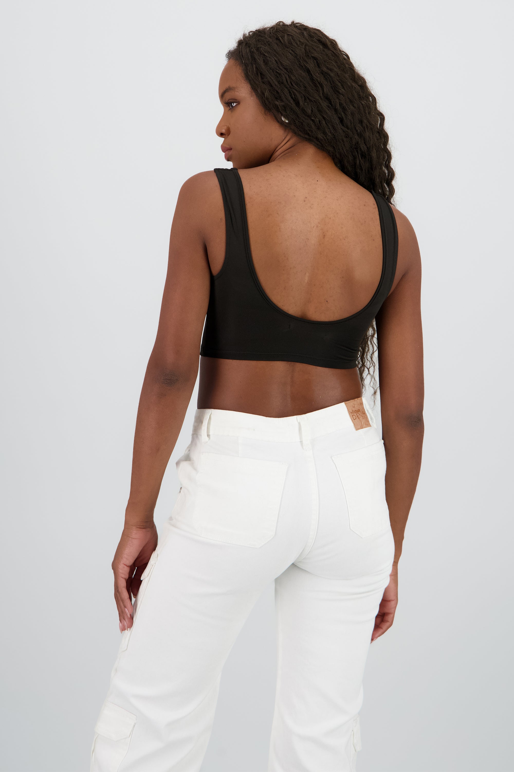 Top corto escote en V NEGRO