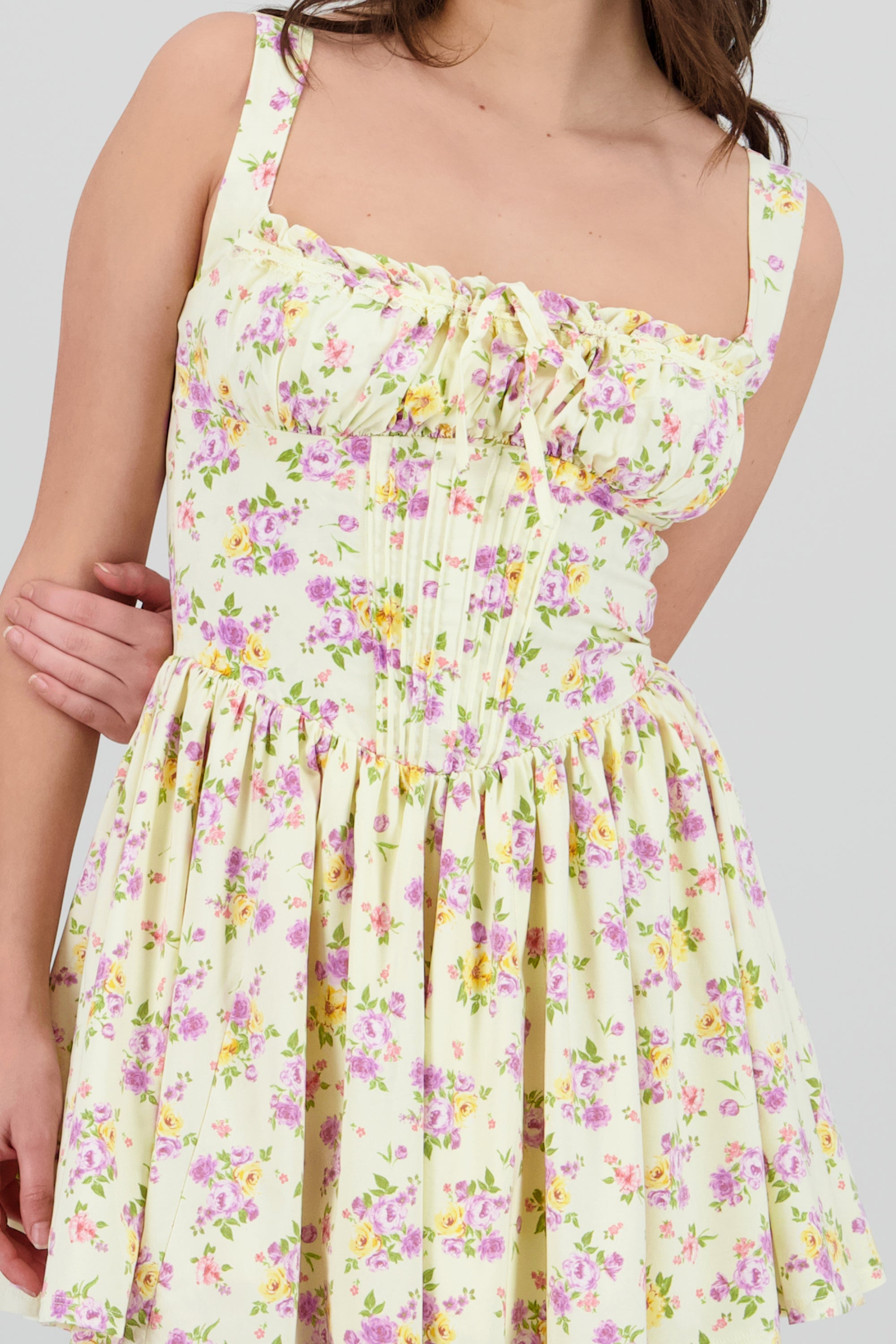 Vestido mini escote plisado flores AMARILLO COMBO