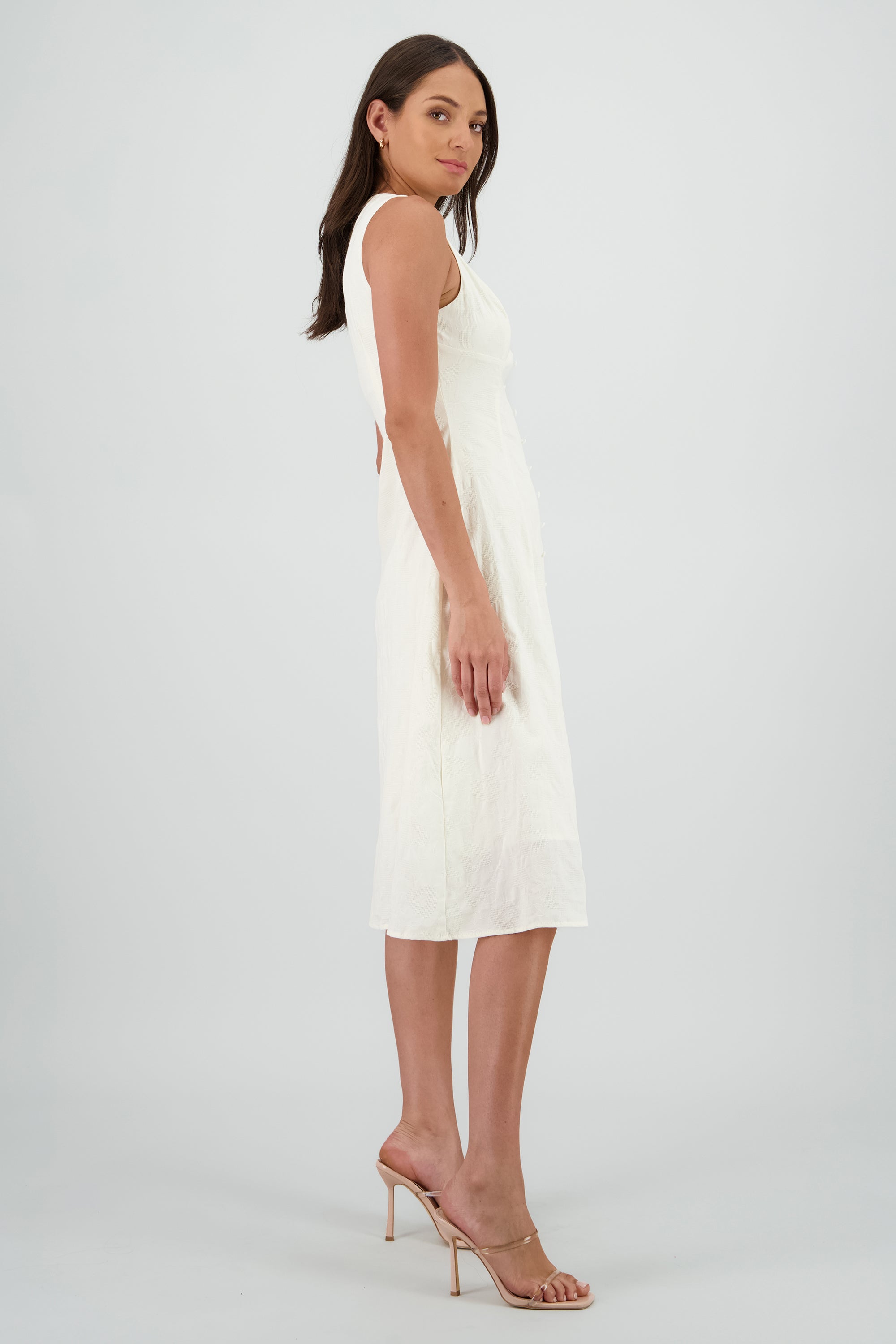 Vestido midi con detalle de botones al frente HUESO