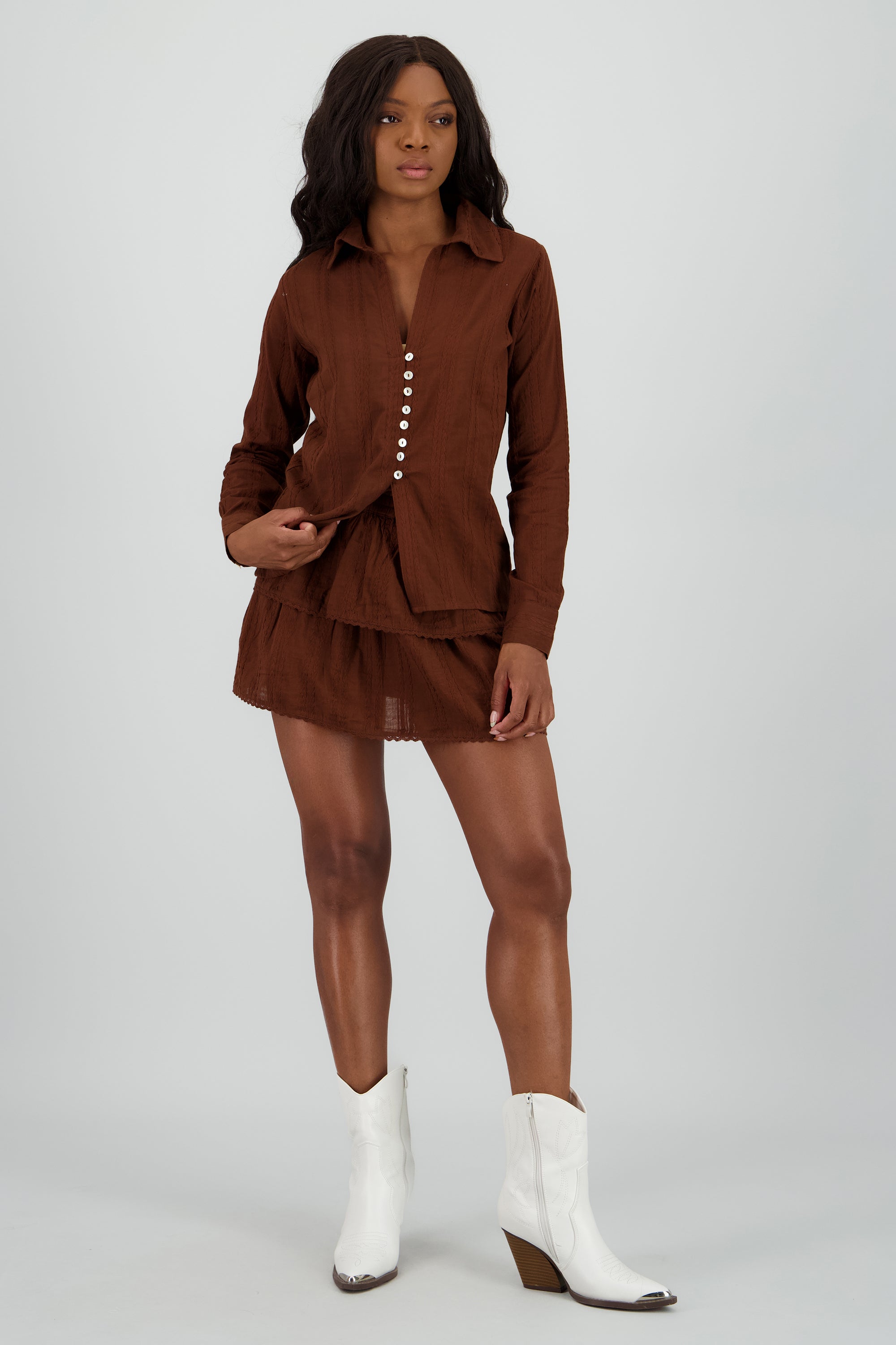 DARK BROWN