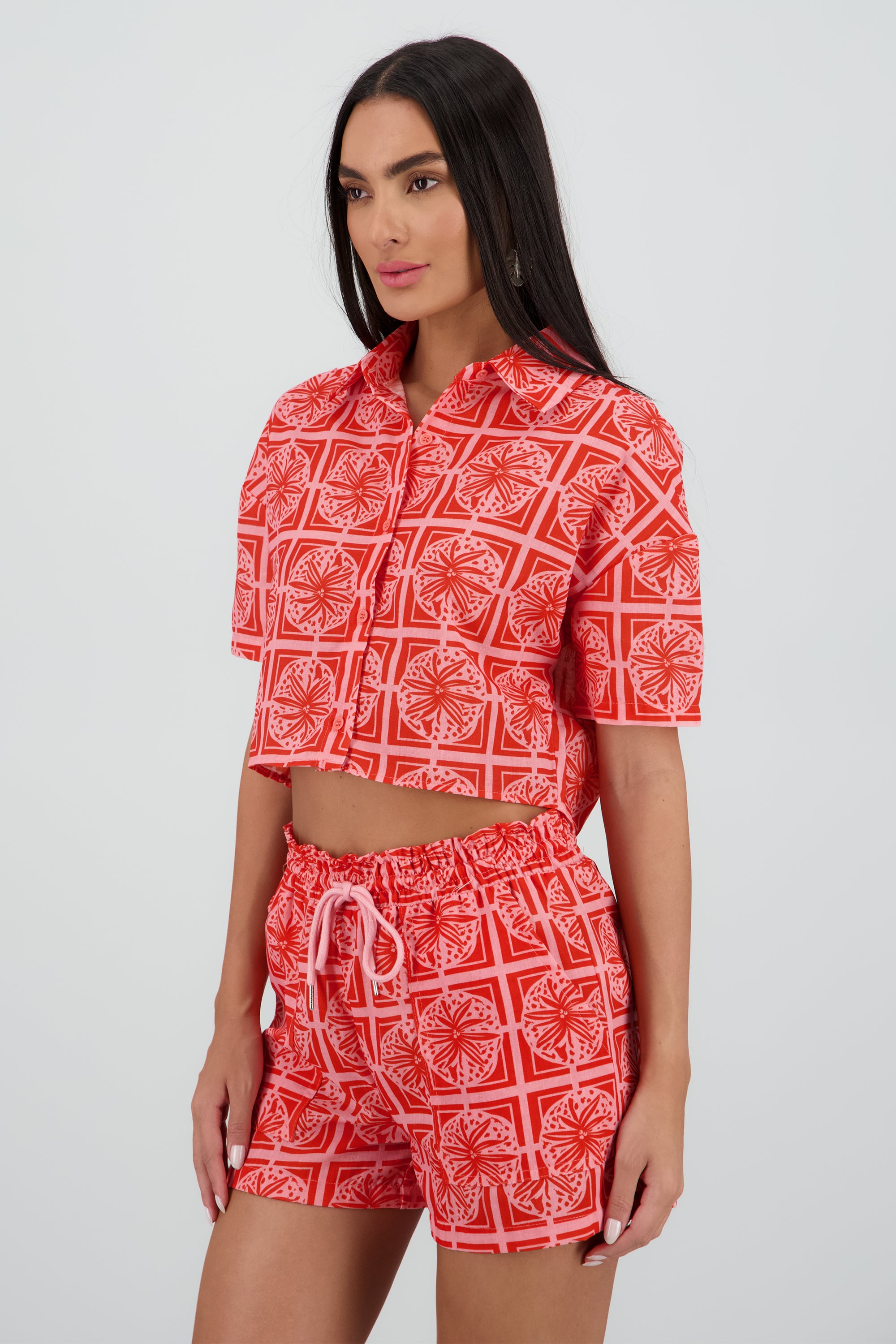 Camisa estampada tropical tipo resort ROJO COMBO