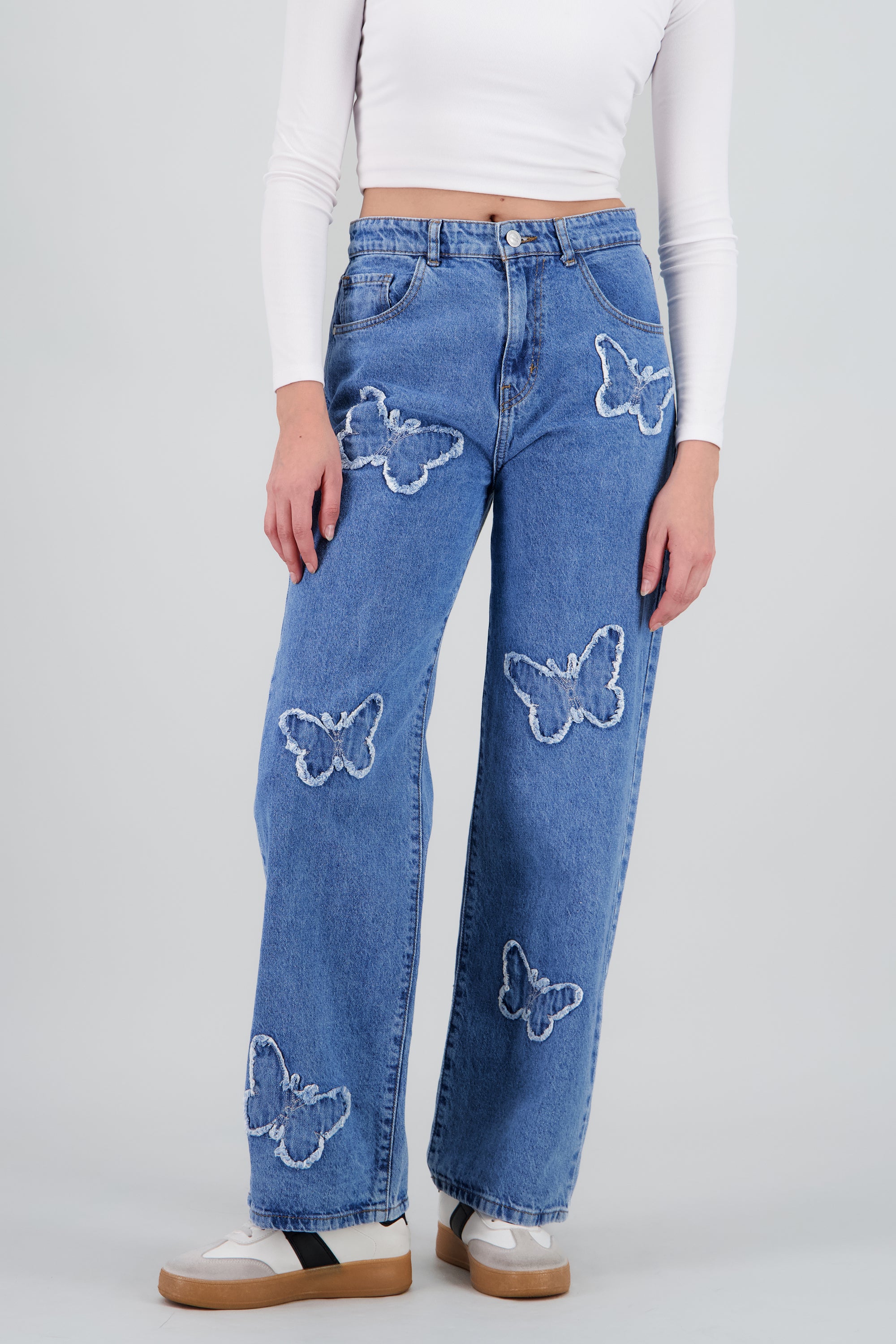MEDIUM WASH