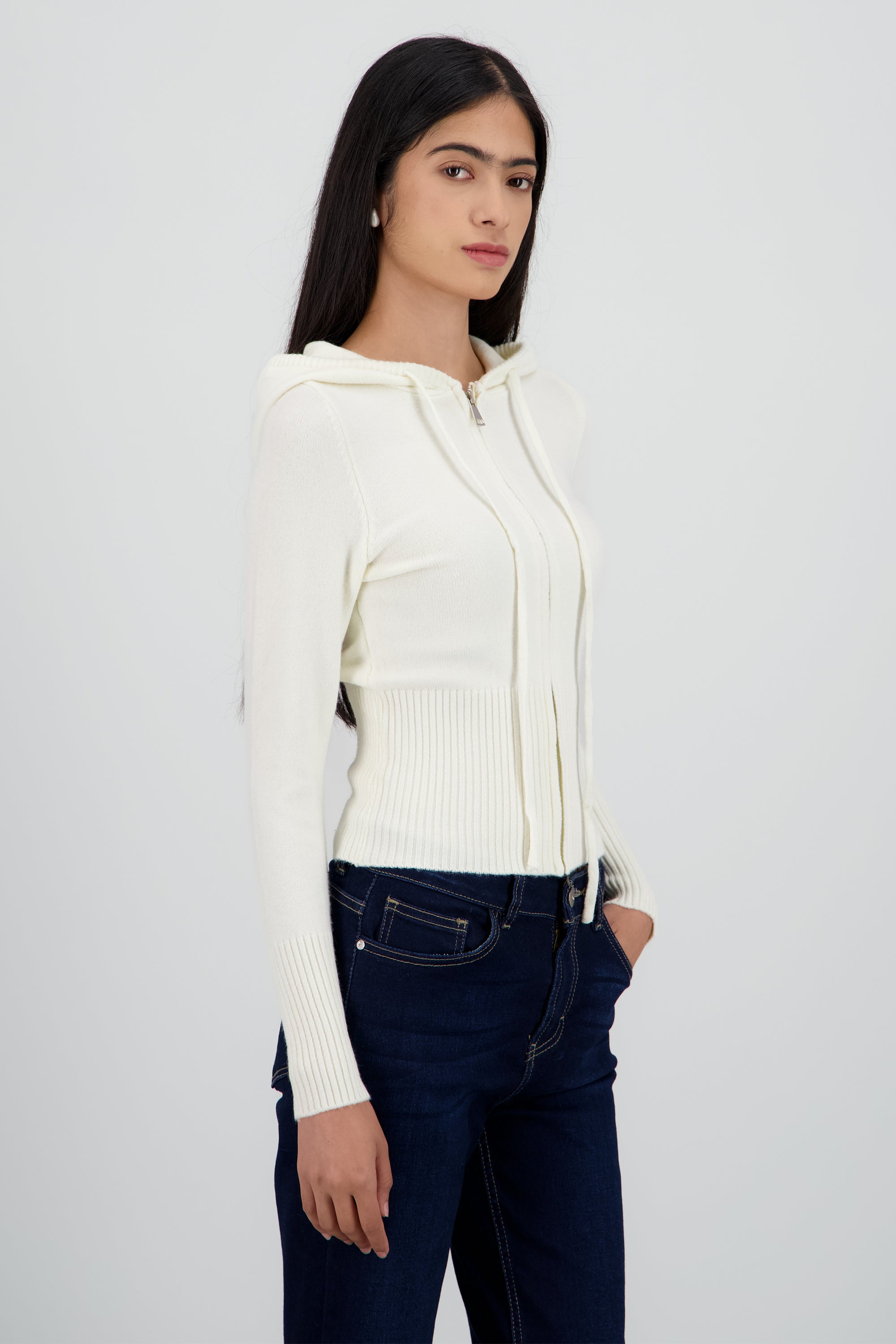 Sueter con cierre y gorro CREMA