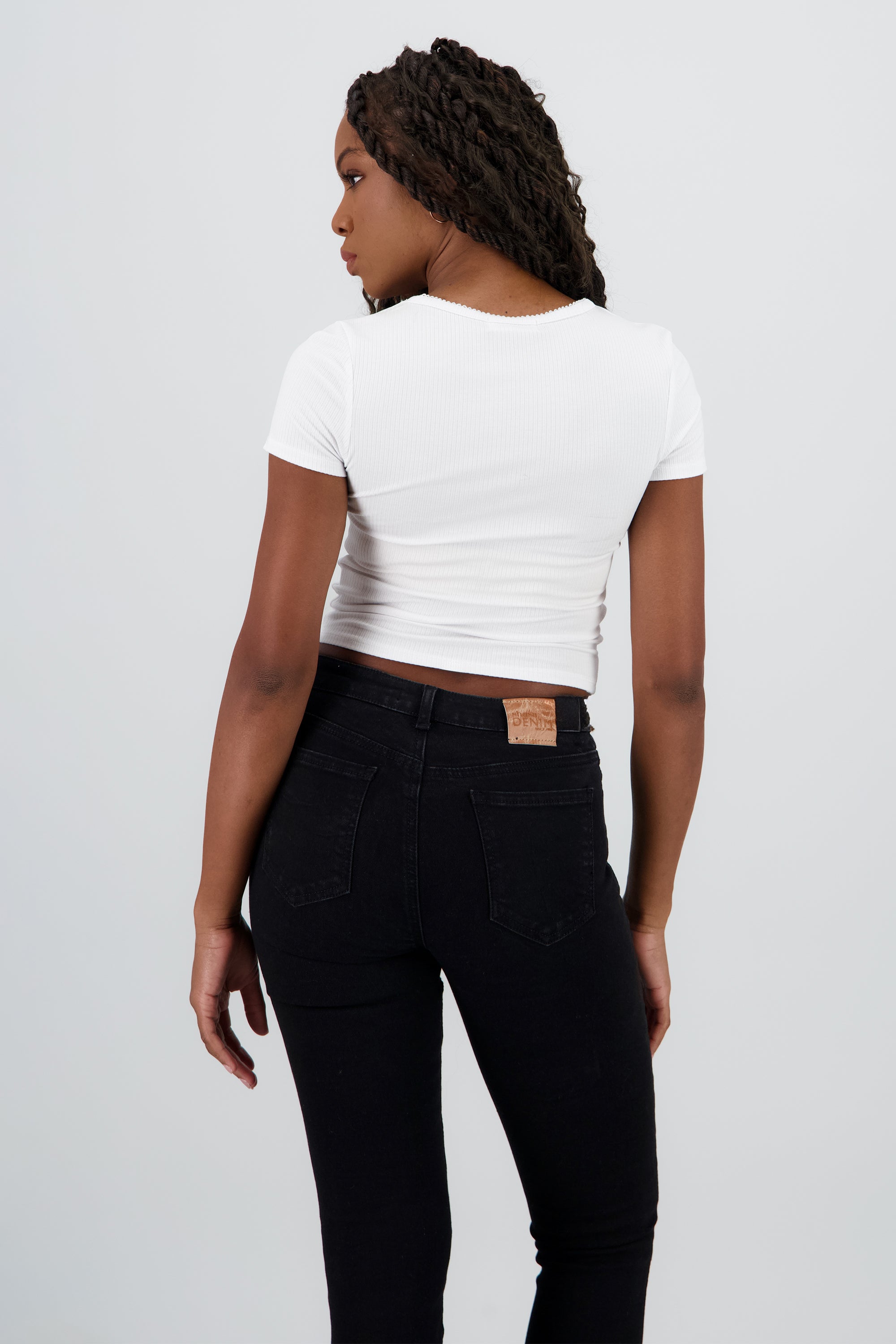 Top manga corta encaje escote BLANCO