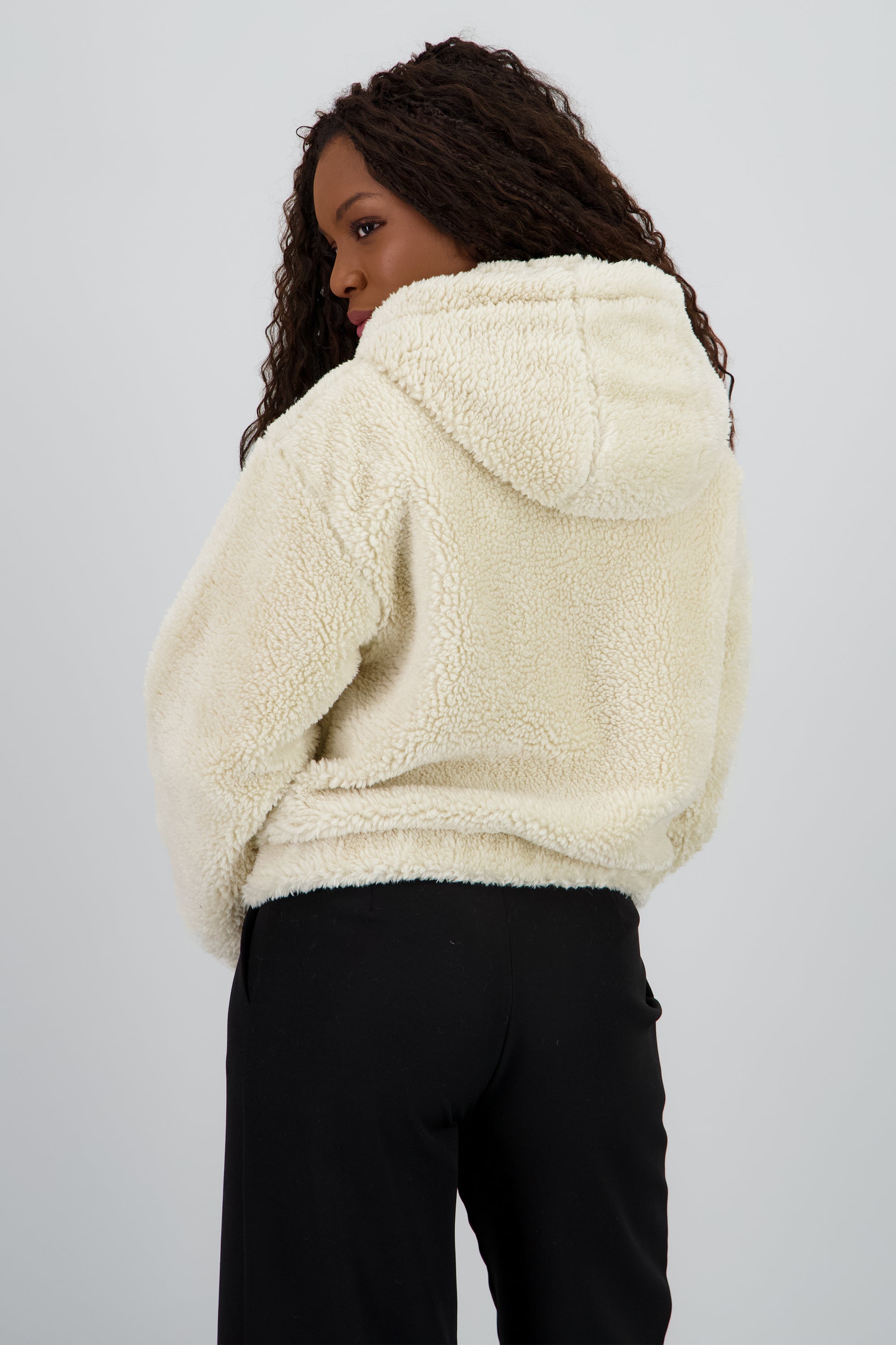 Chamarra peluche con gorro BEIGE