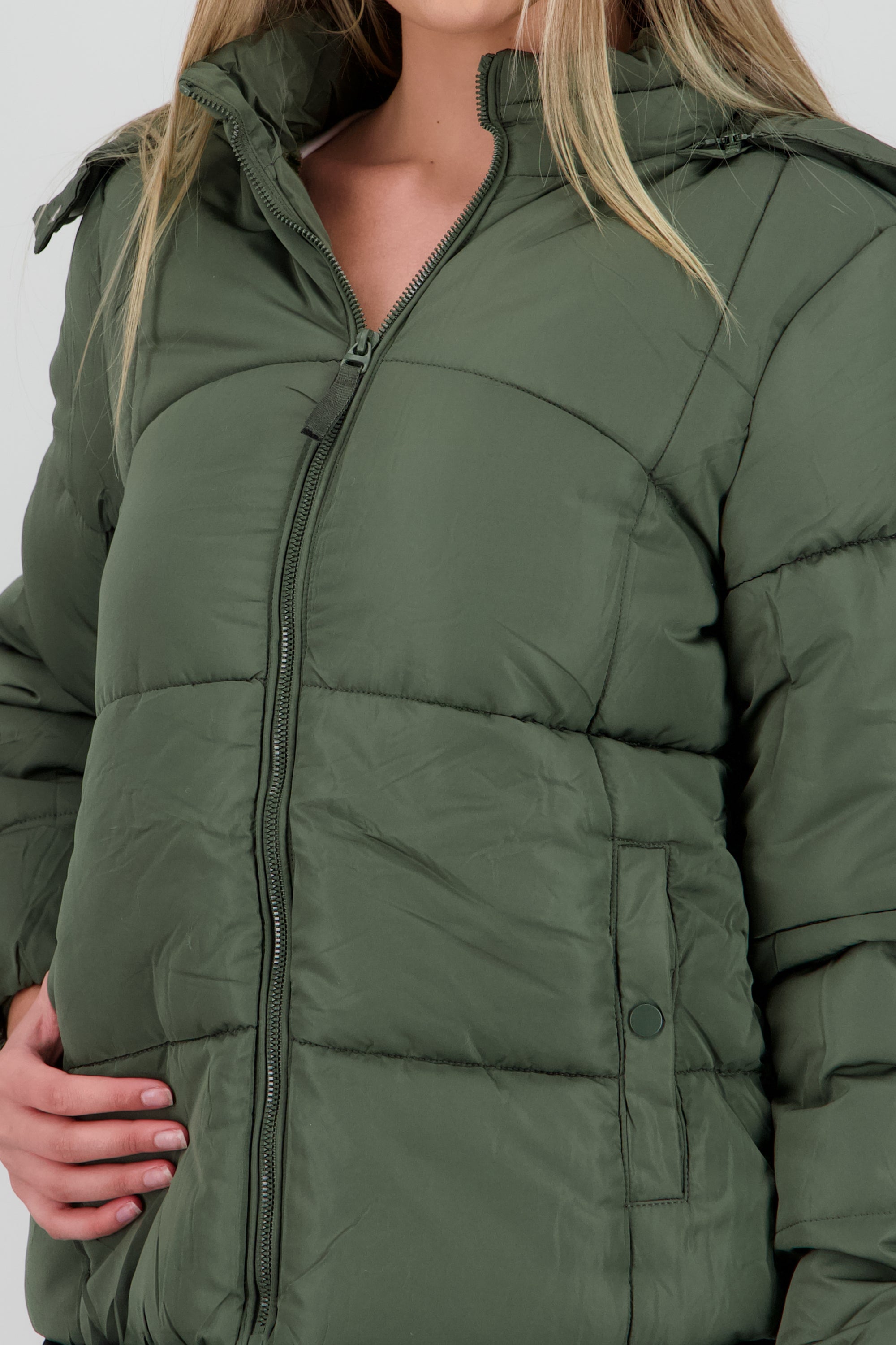 Puffer bolsas con gorro peluche OLIVO