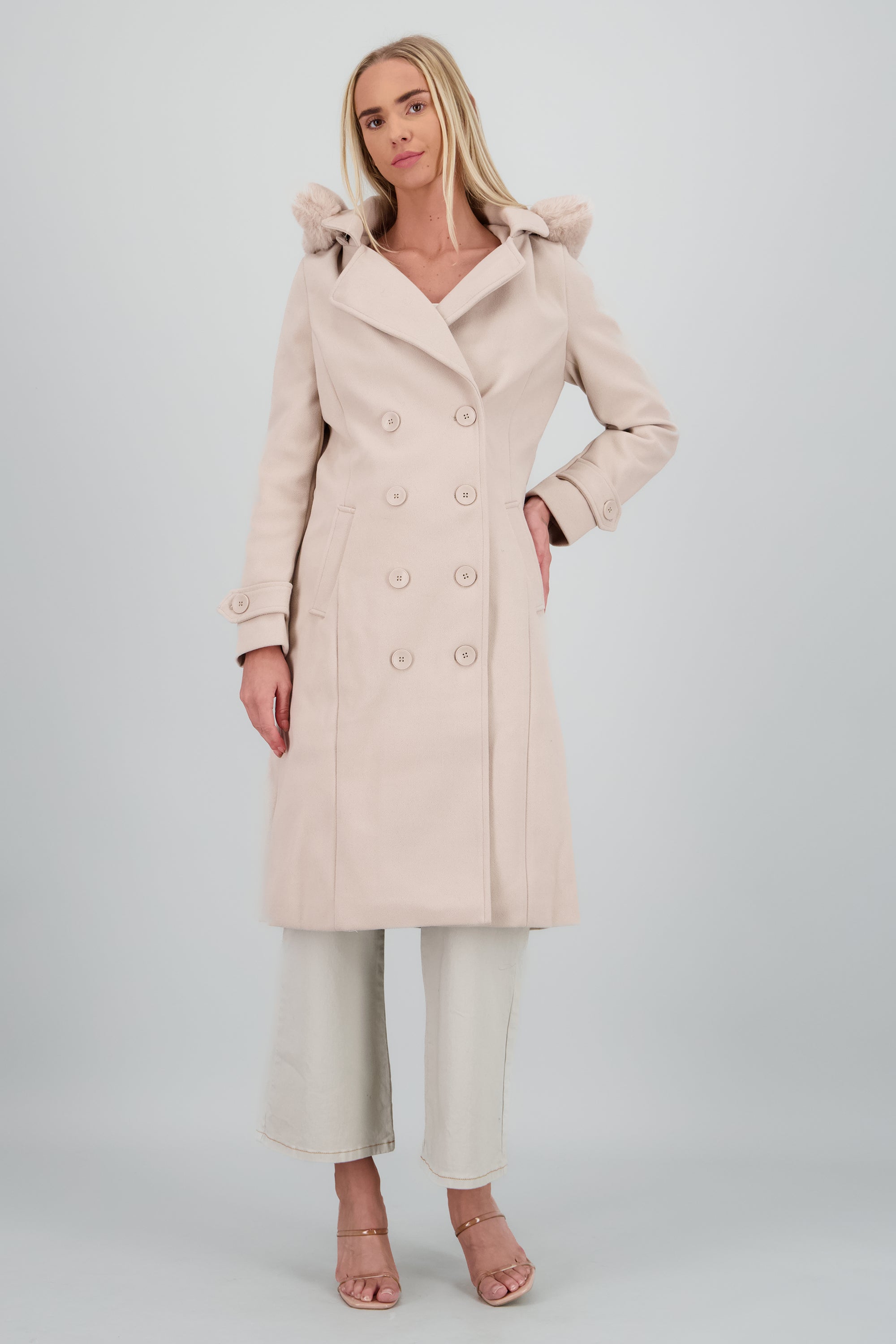 Abrigo botones con gorro peluche BEIGE