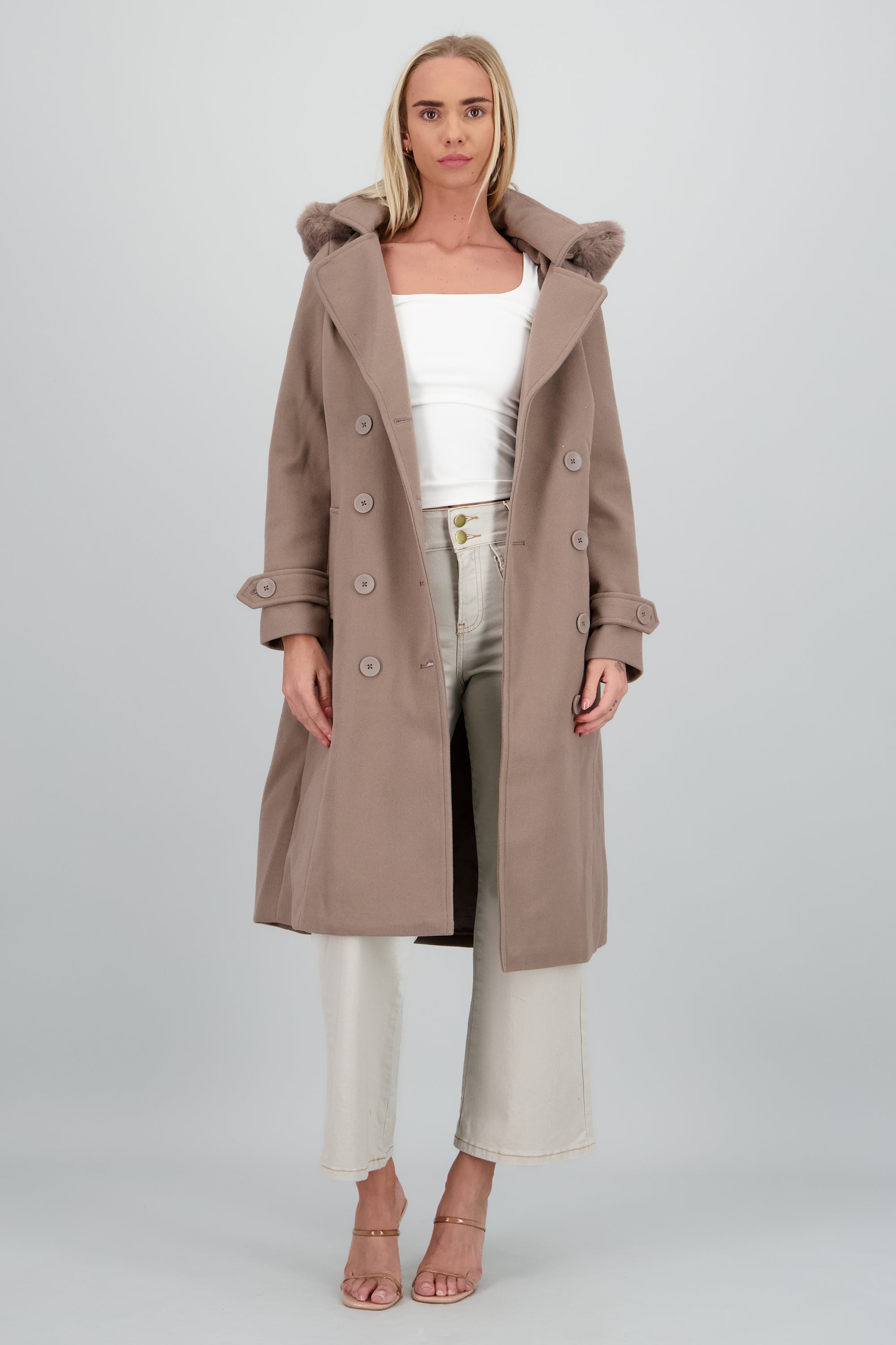 Abrigo botones con gorro peluche CAFE