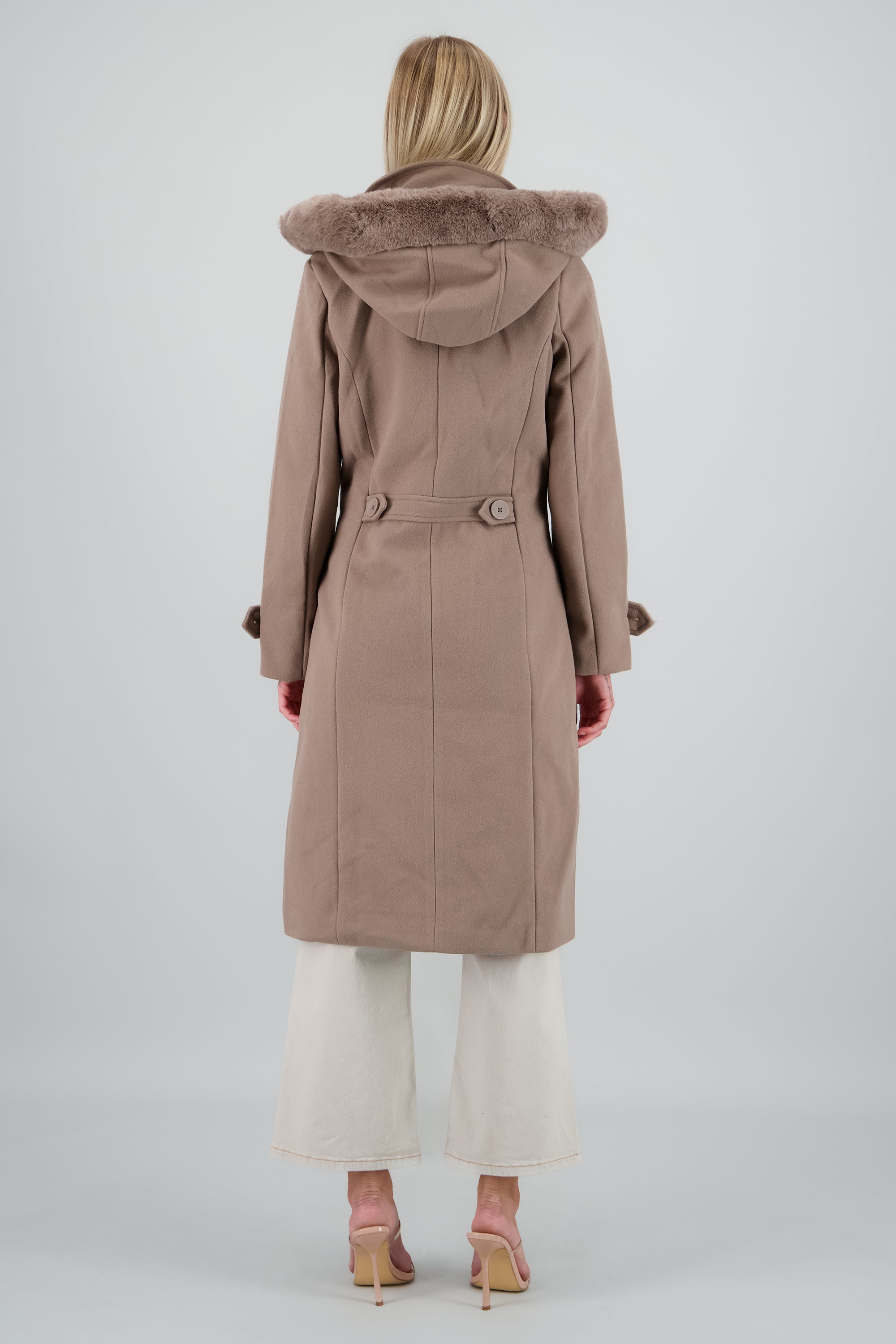 Abrigo botones con gorro peluche CAFE