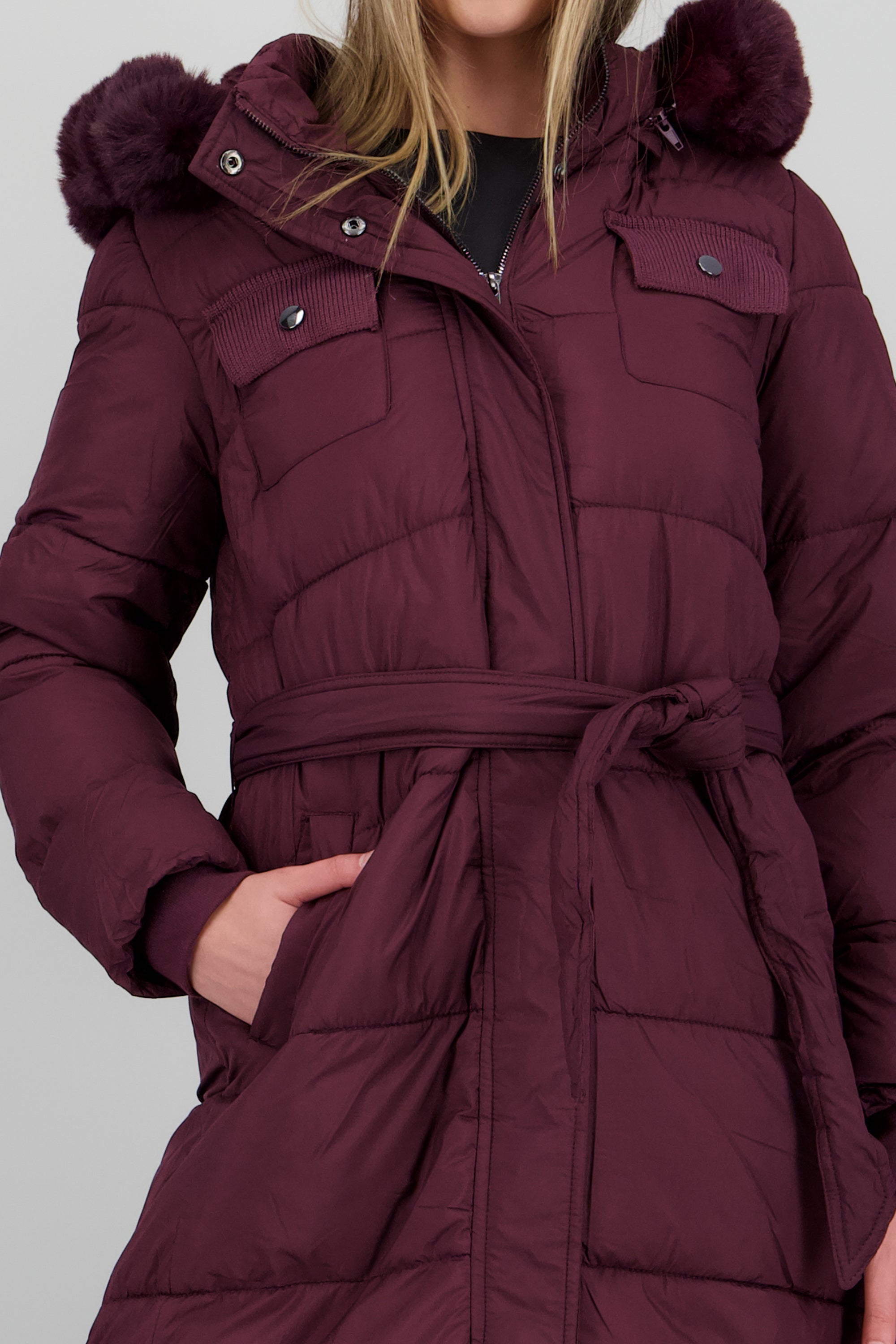 Puffer jareta con gorro UVA