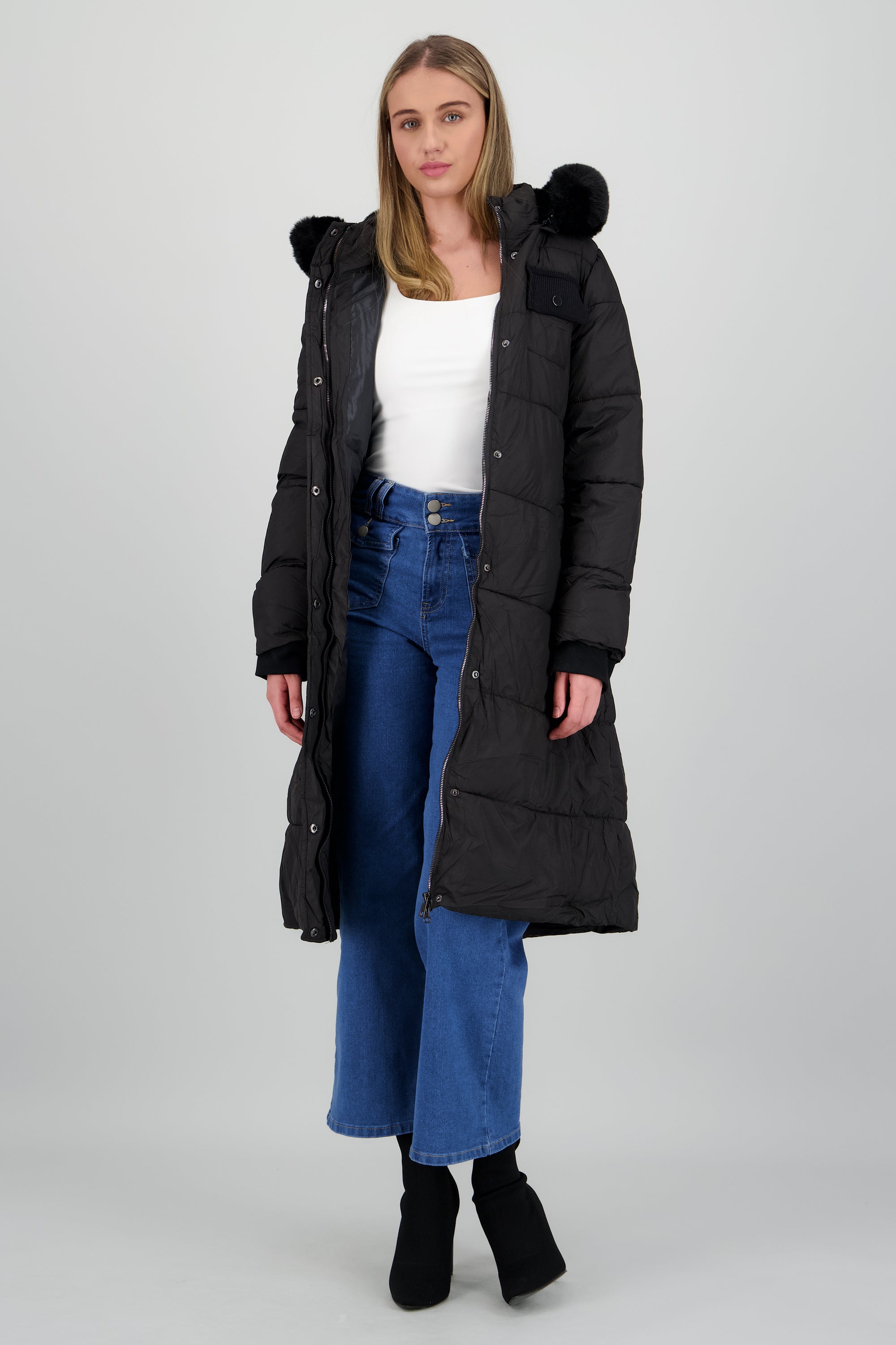 Puffer jareta con gorro NEGRO