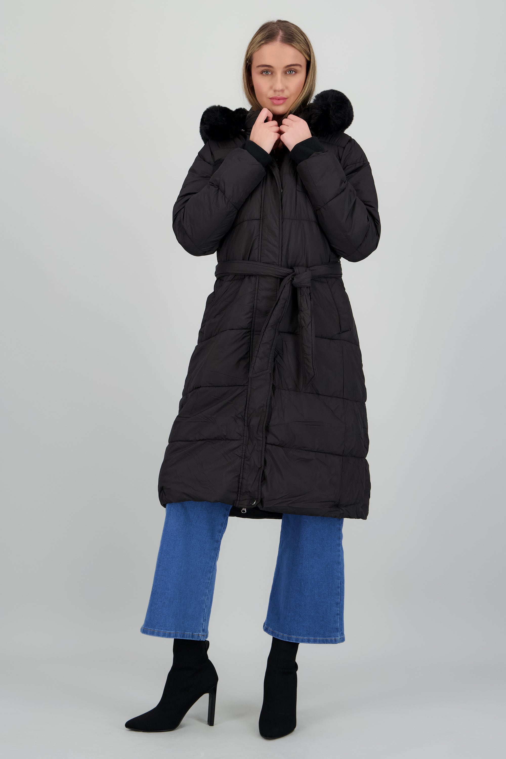 Puffer jareta con gorro NEGRO