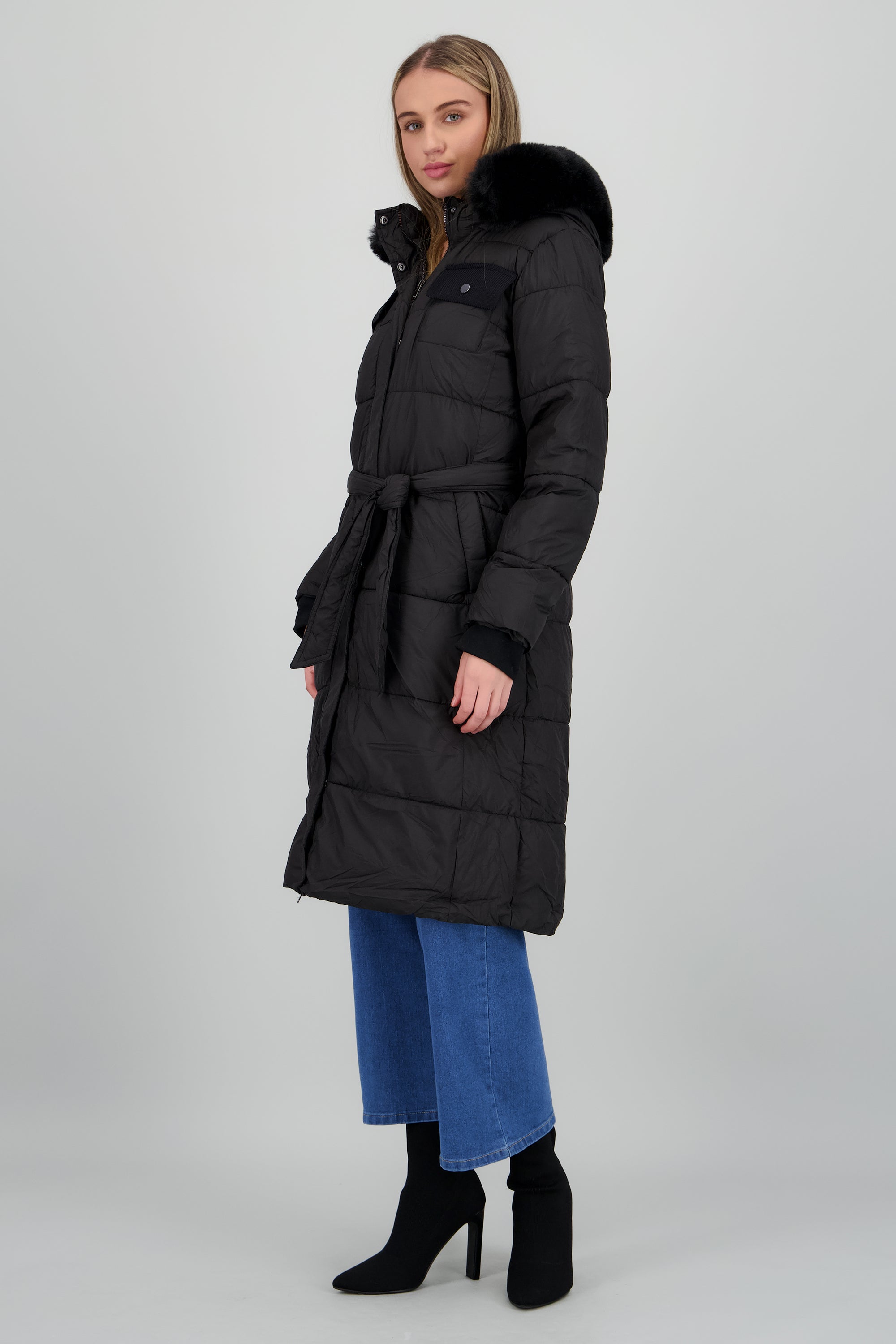 Puffer jareta con gorro NEGRO