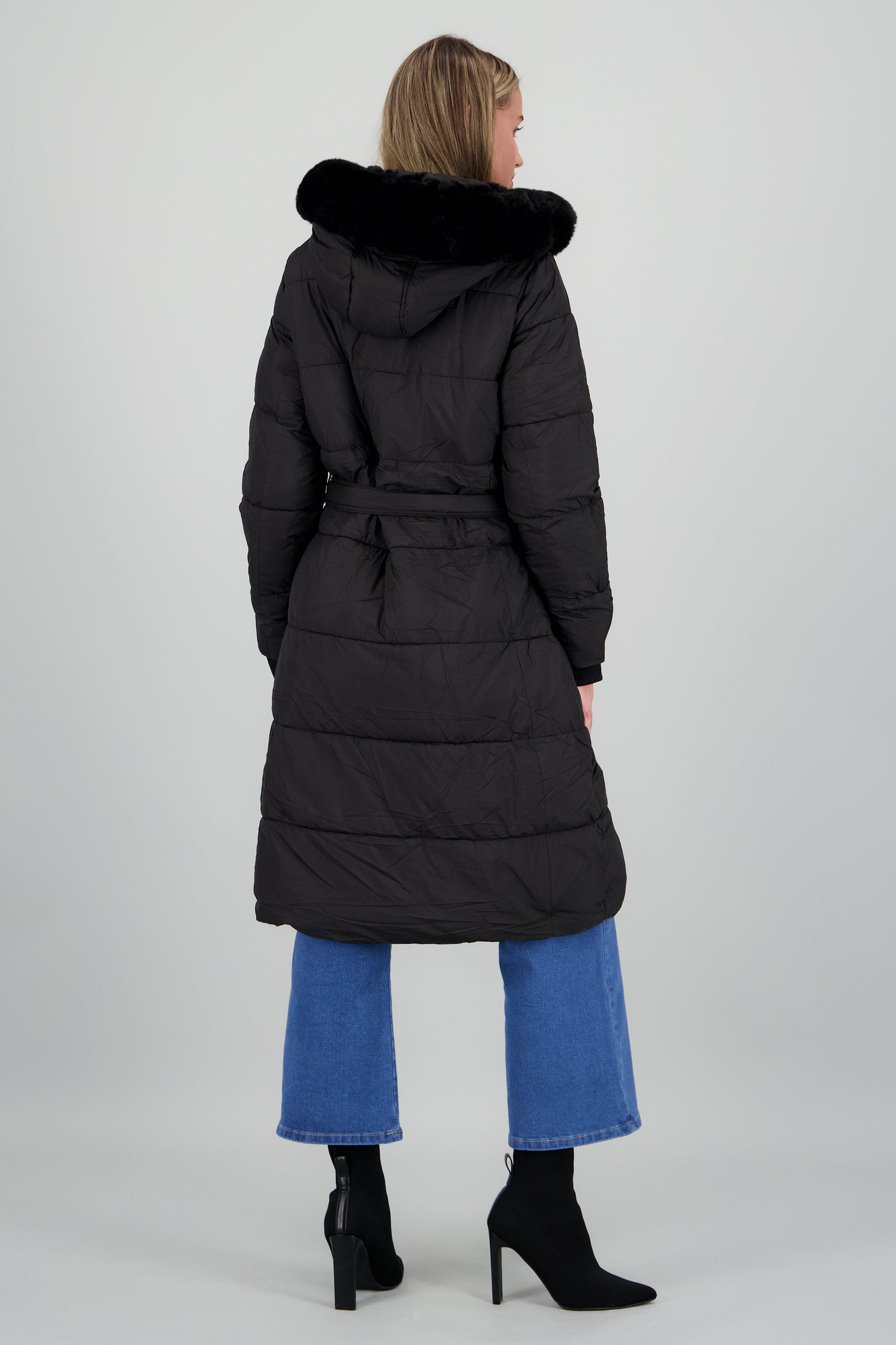 Puffer jareta con gorro NEGRO