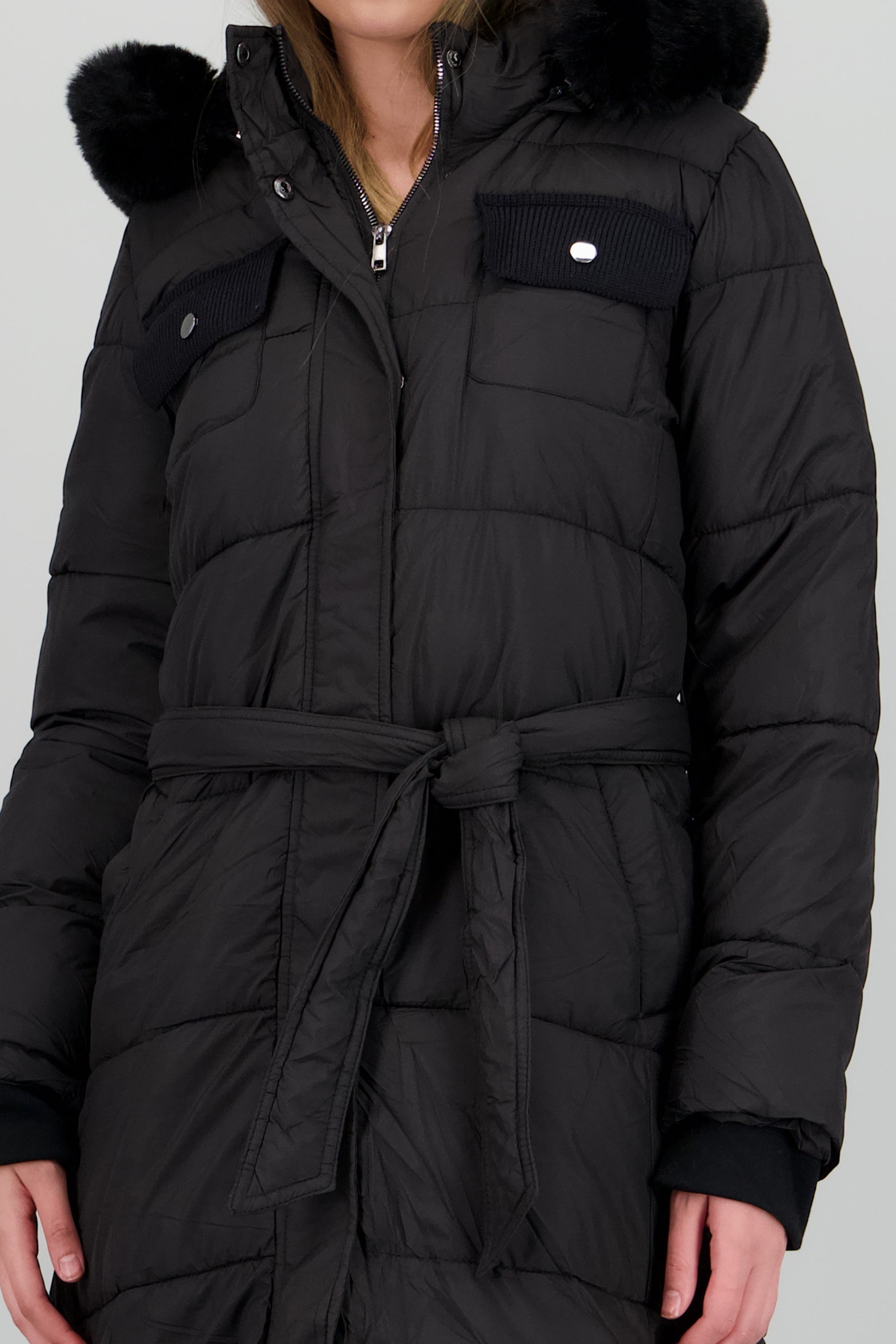 Puffer jareta con gorro NEGRO