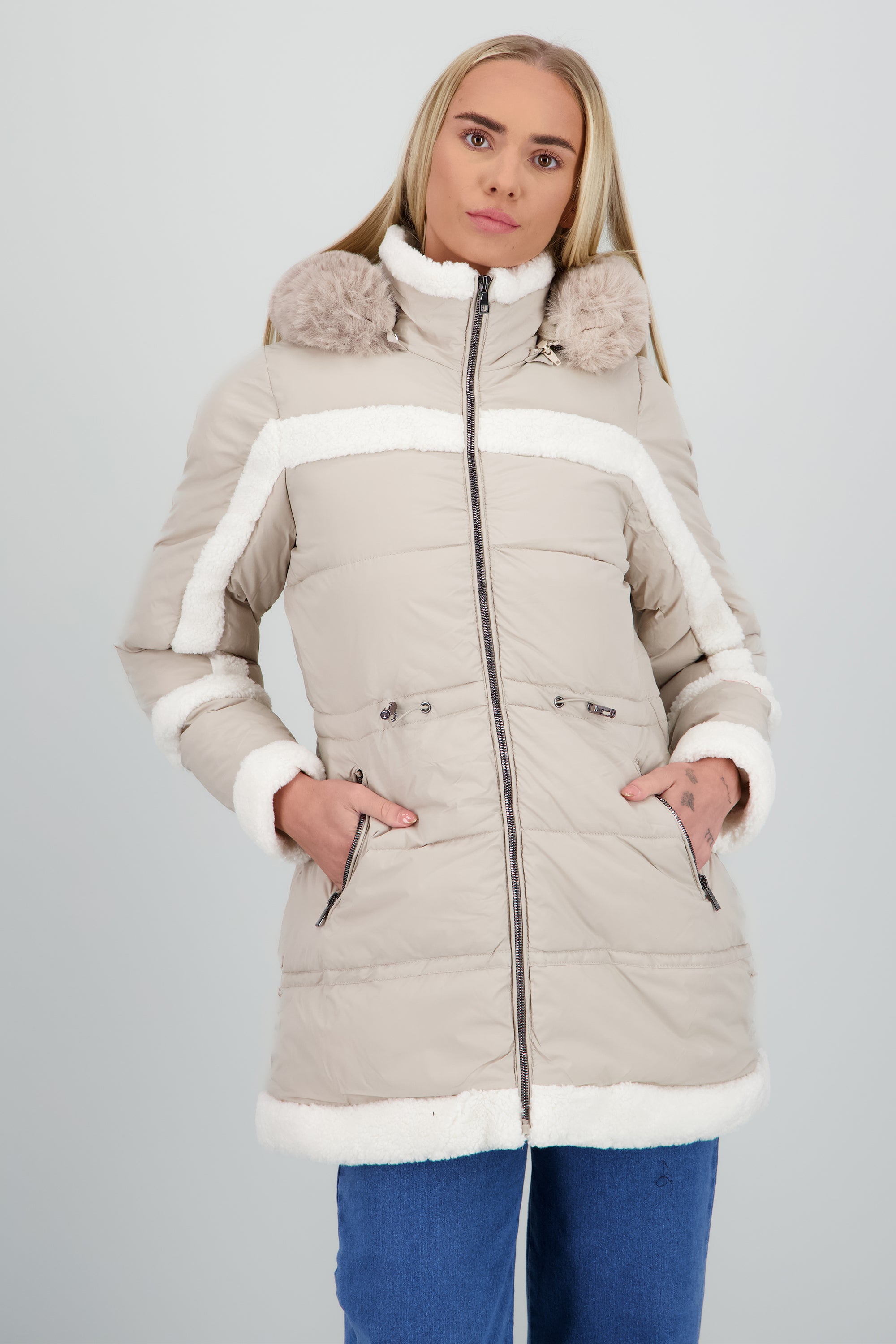 Puffer detalle peluche HUESO