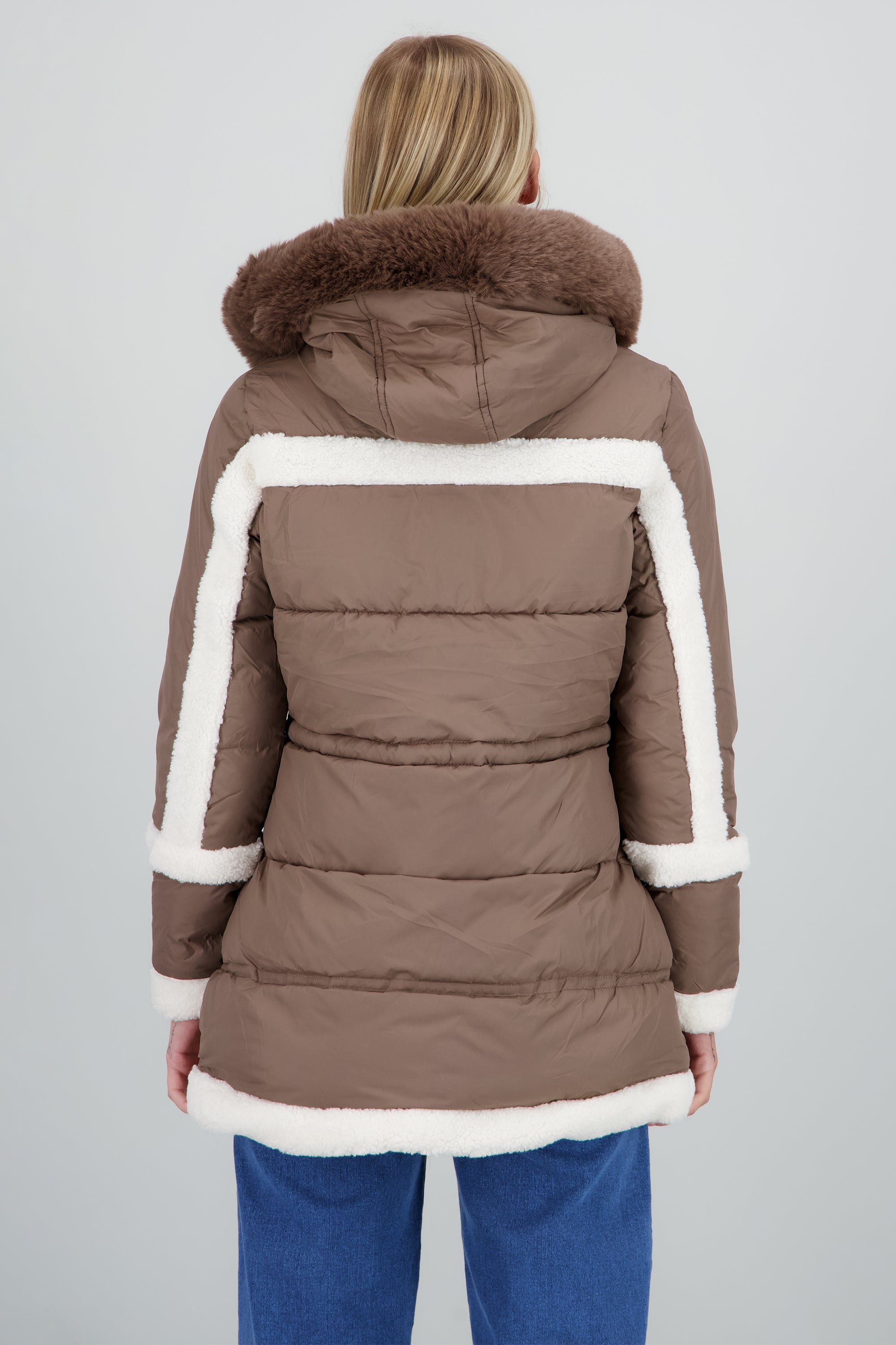 Puffer detalle peluche KHAKI